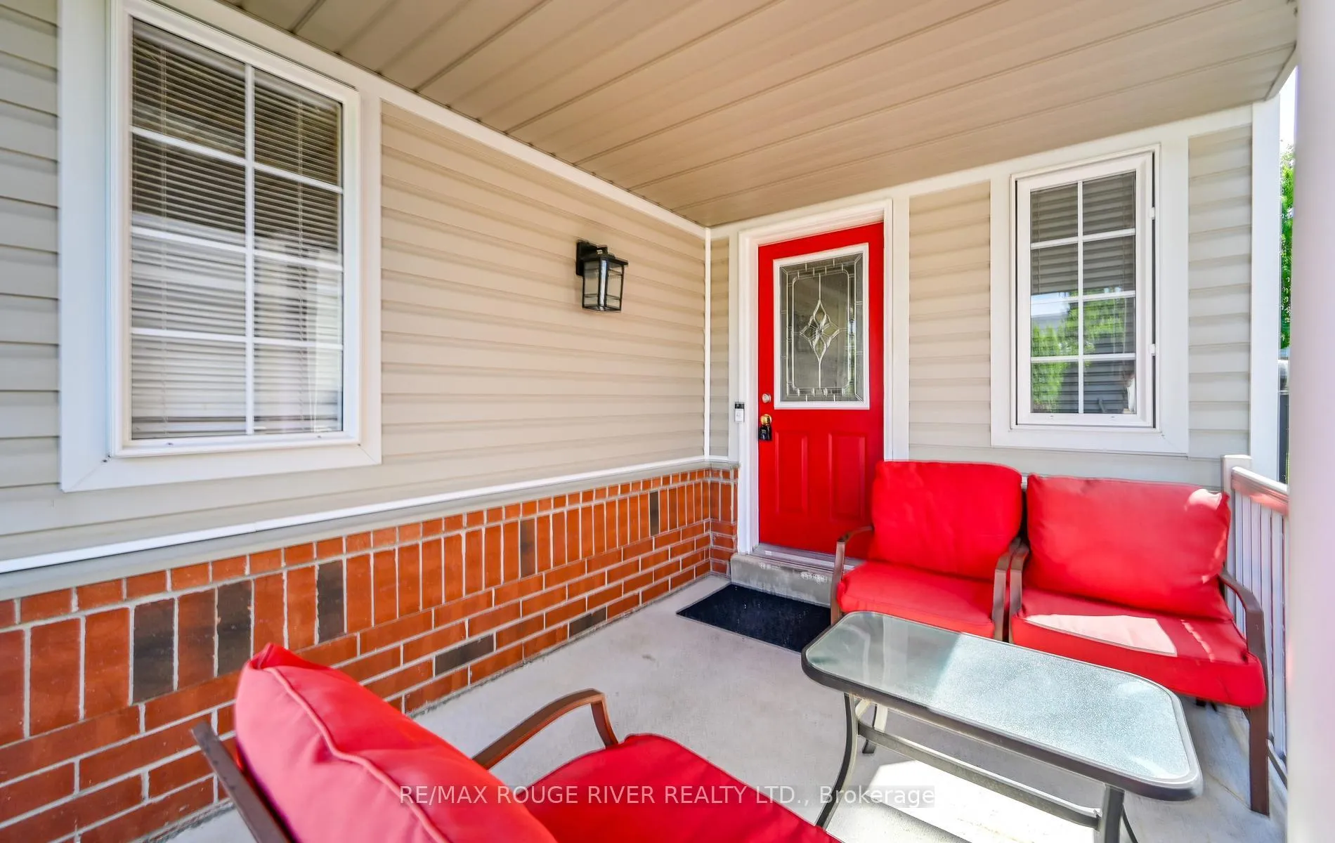 Photo 4 of 452 Nottingham Crescent, Oshawa, Eastdale — HOMEH