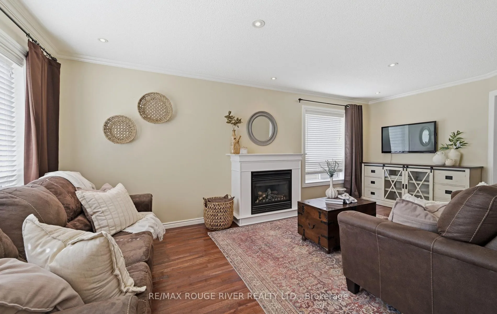 Photo 13 of 452 Nottingham Crescent, Oshawa, Eastdale — HOMEH