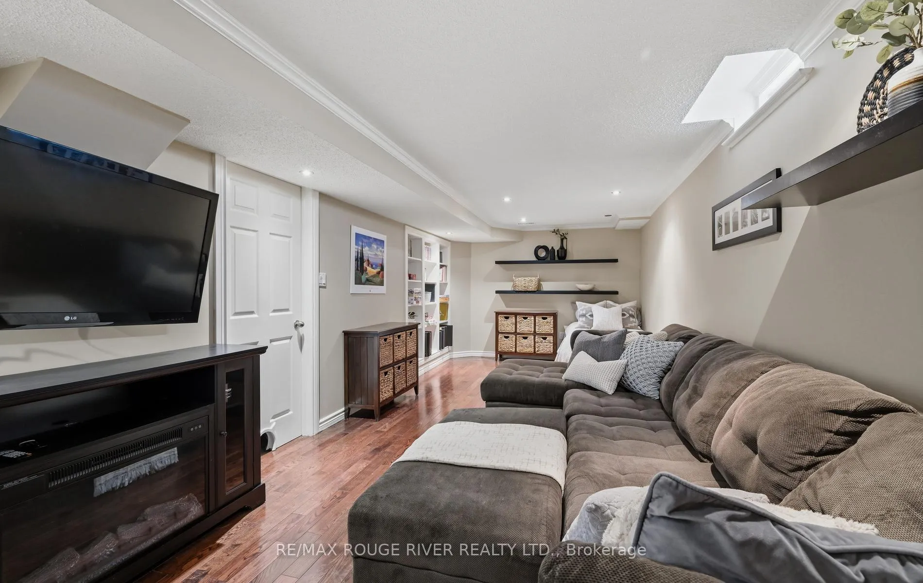 Photo 31 of 452 Nottingham Crescent, Oshawa, Eastdale — HOMEH