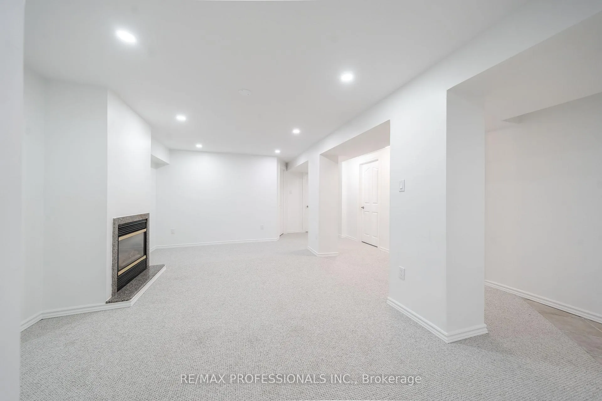 Photo 8 of 635 Peele Boulevard, Burlington, Brant — HOMEH