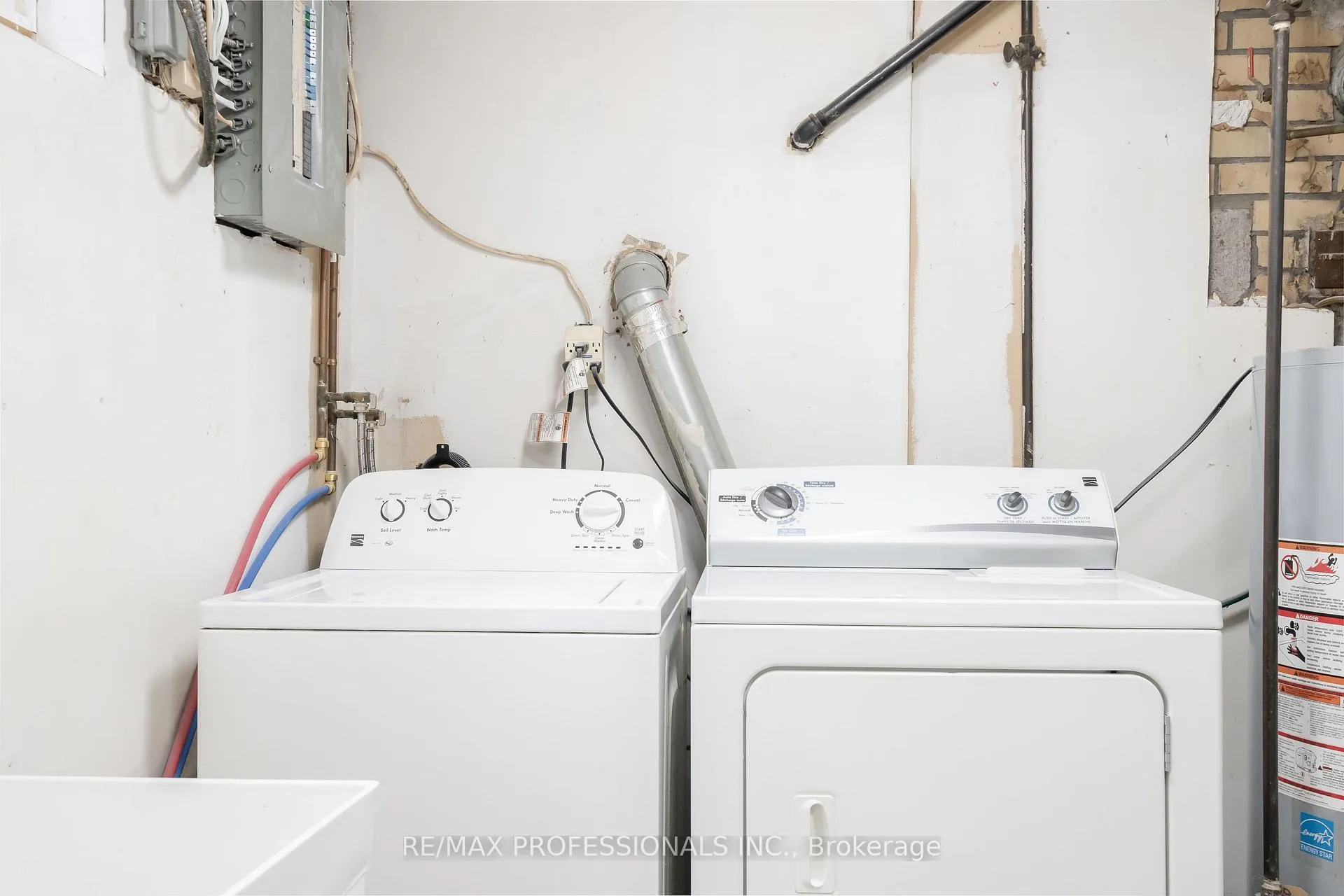 Photo 15 of 635 Peele Boulevard, Burlington, Brant — HOMEH
