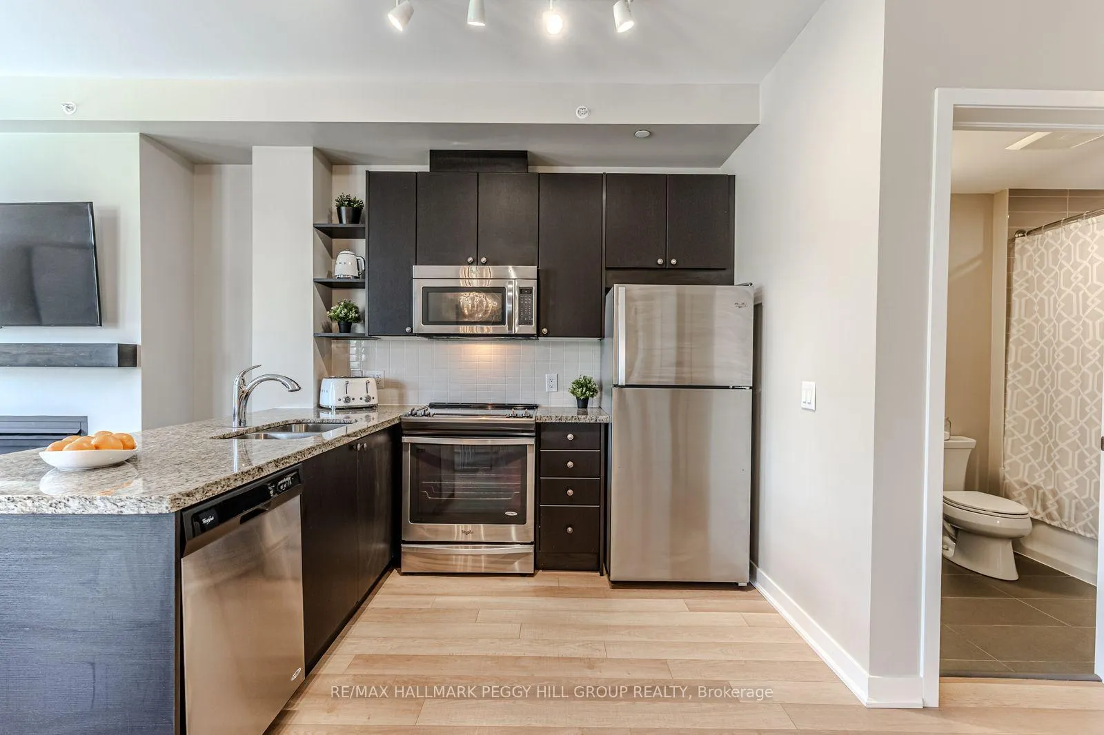 Photo 4 of Unit 217, 40 Horseshoe Boulevard, Oro-Medonte, Horseshoe Valley — HOMEH