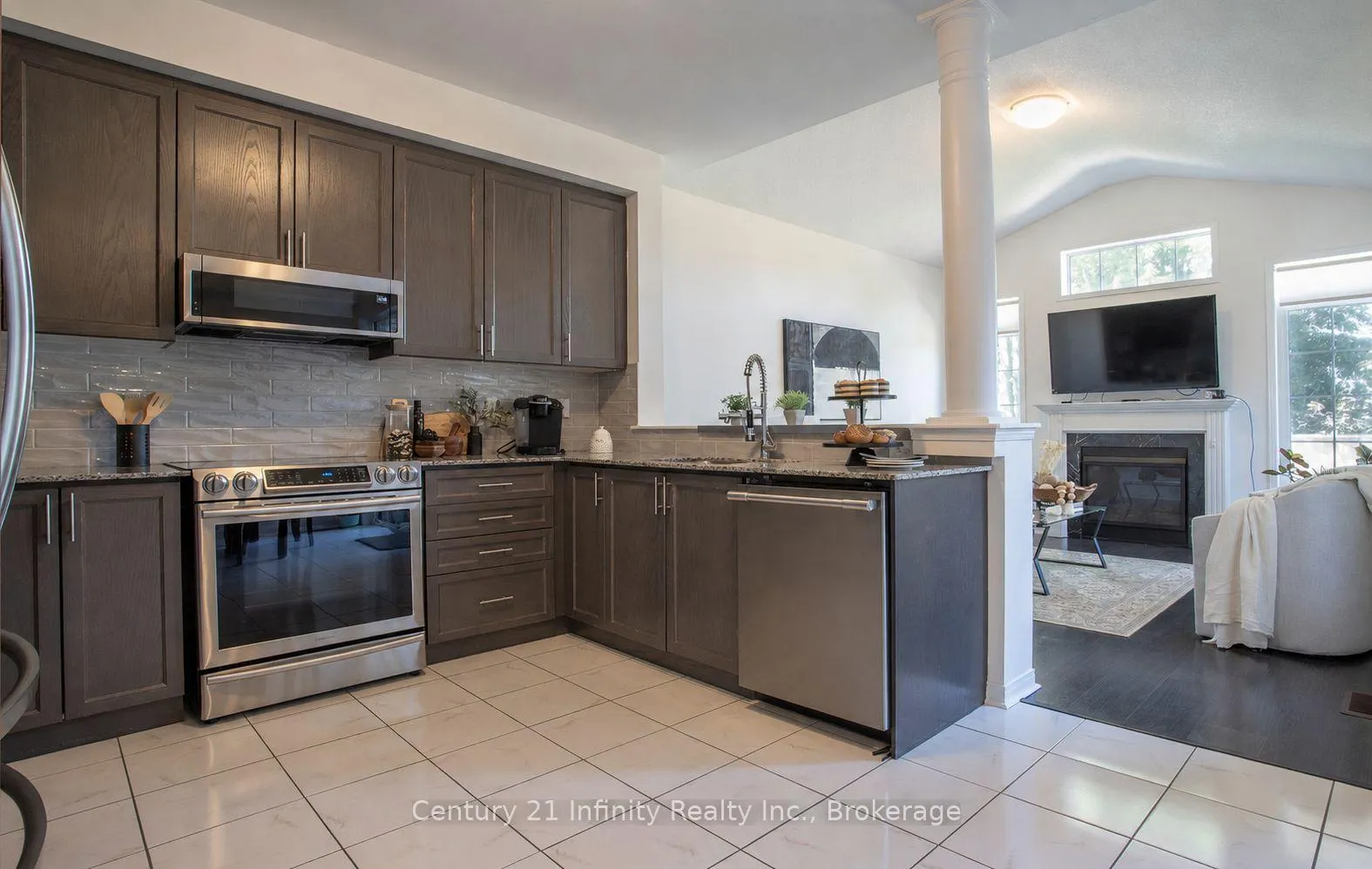 Photo 14 of 1020 Byron Street N, Whitby, Williamsburg — HOMEH