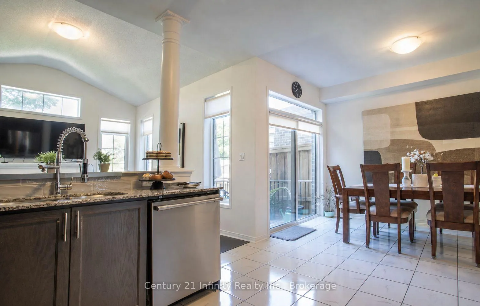 Photo 17 of 1020 Byron Street N, Whitby, Williamsburg — HOMEH