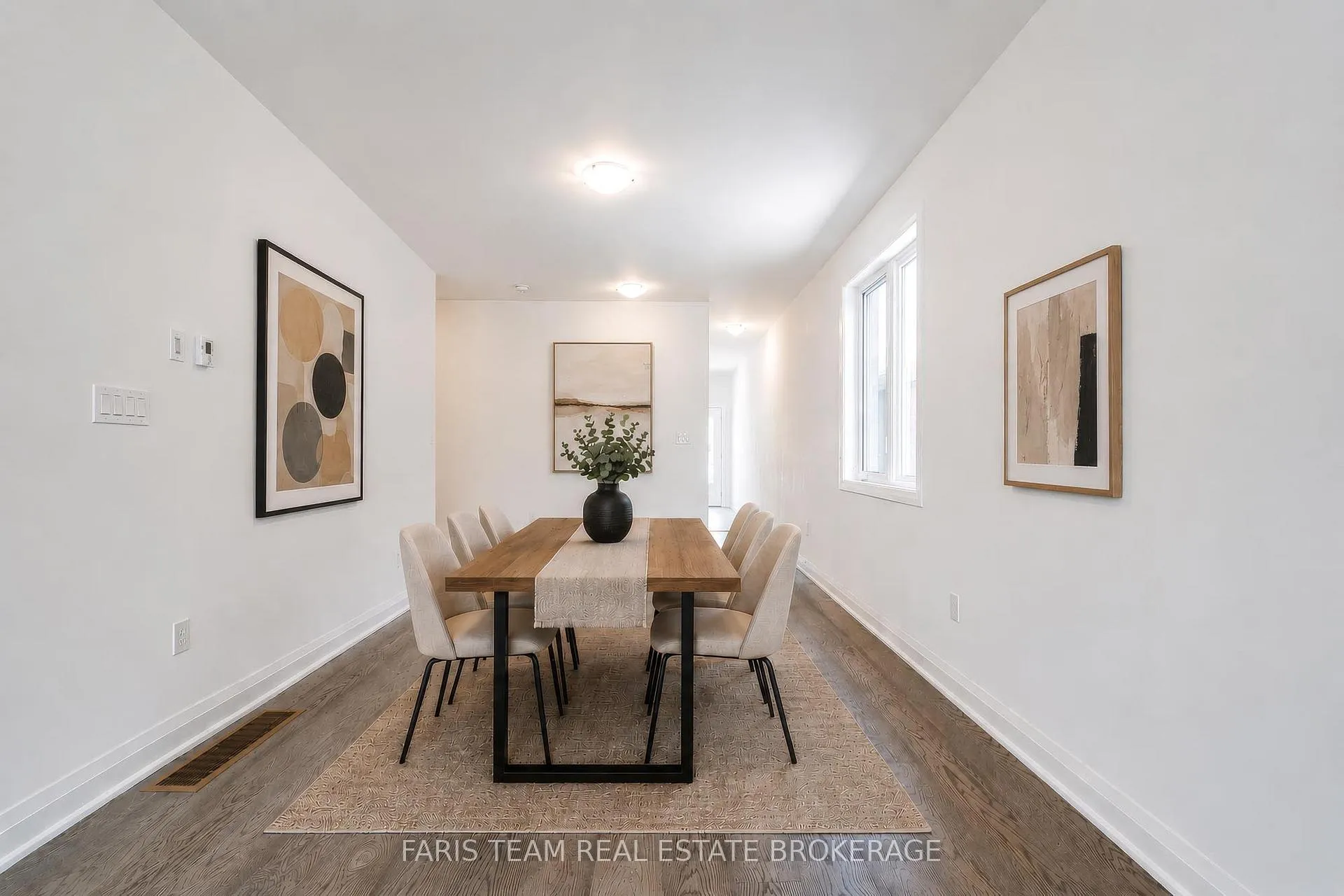 Photo 12 of 10 Barnyard Trail, Barrie, Rural Barrie Southeast — HOMEH