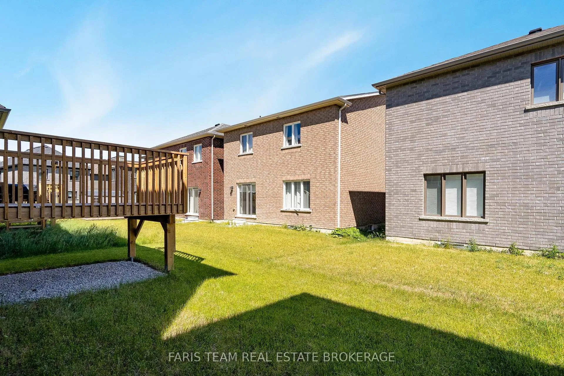 Photo 38 of 10 Barnyard Trail, Barrie, Rural Barrie Southeast — HOMEH