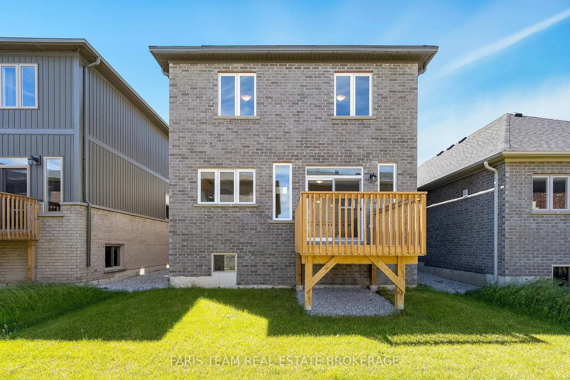 Photo 39 of 10 Barnyard Trail, Barrie, Rural Barrie Southeast — HOMEH