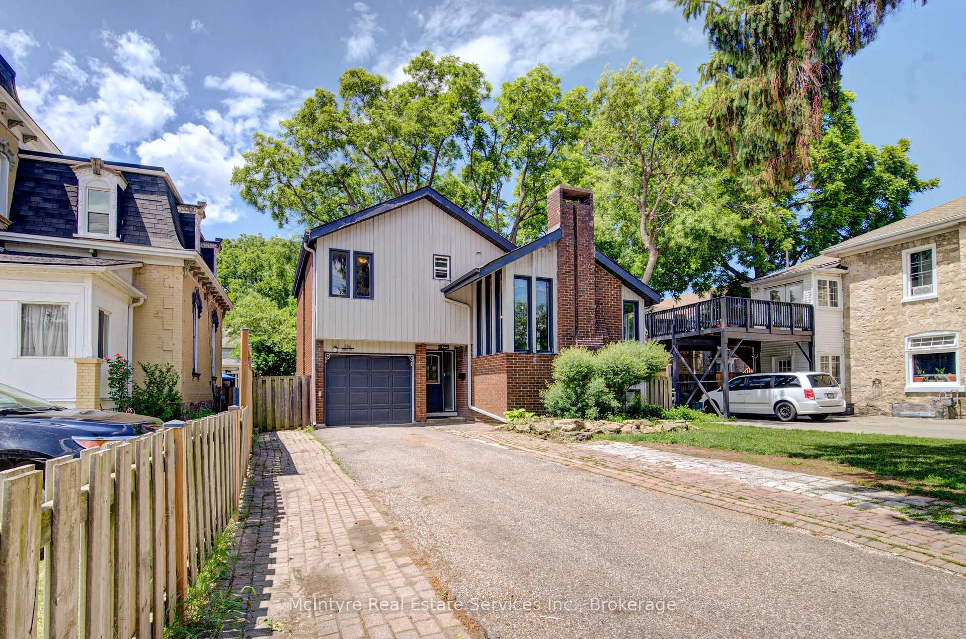 Photo 2 of 154 Grand Avenue S, Cambridge, St. Andrews Estates — HOMEH