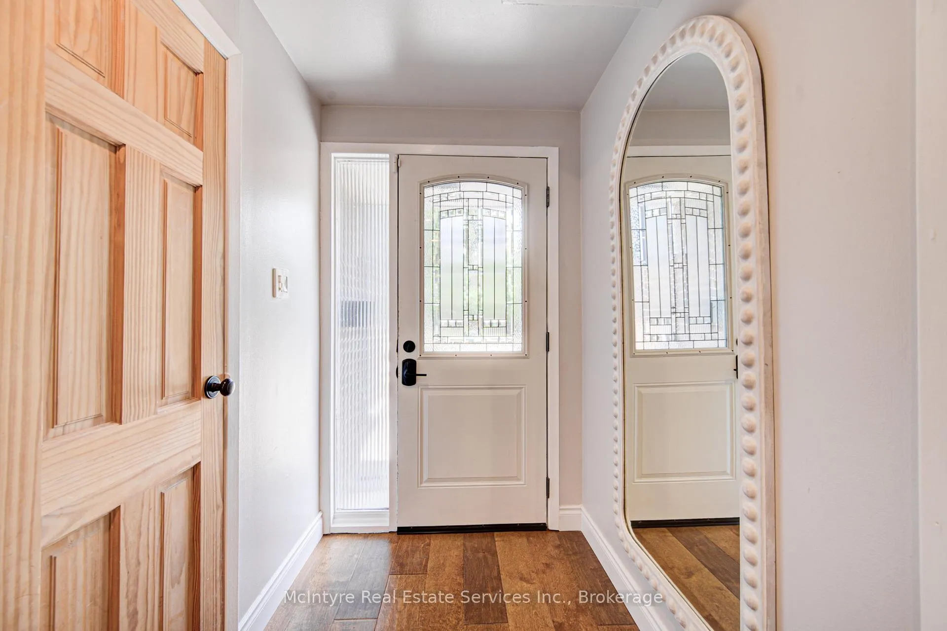 Photo 6 of 154 Grand Avenue S, Cambridge, St. Andrews Estates — HOMEH