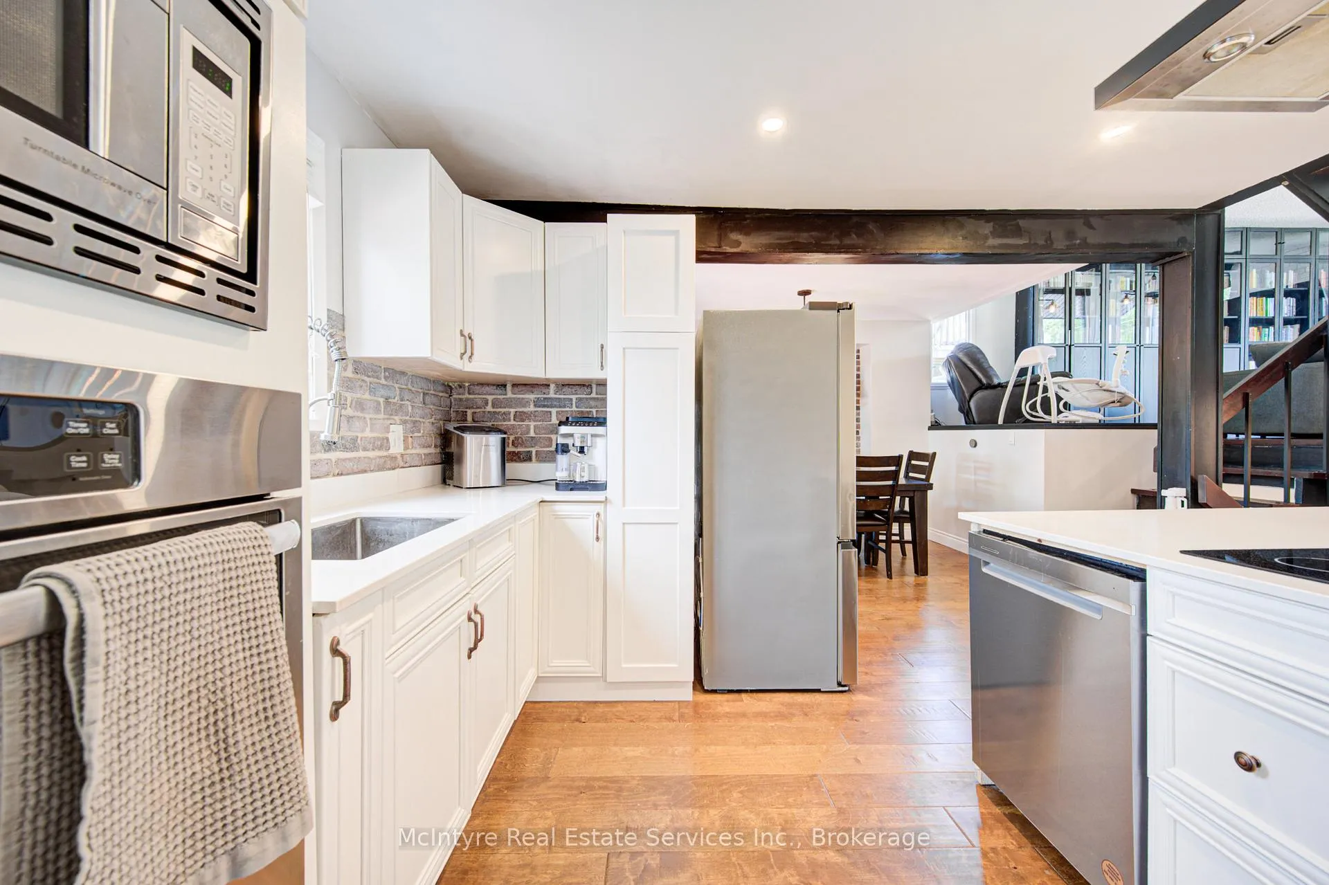 Photo 14 of 154 Grand Avenue S, Cambridge, St. Andrews Estates — HOMEH