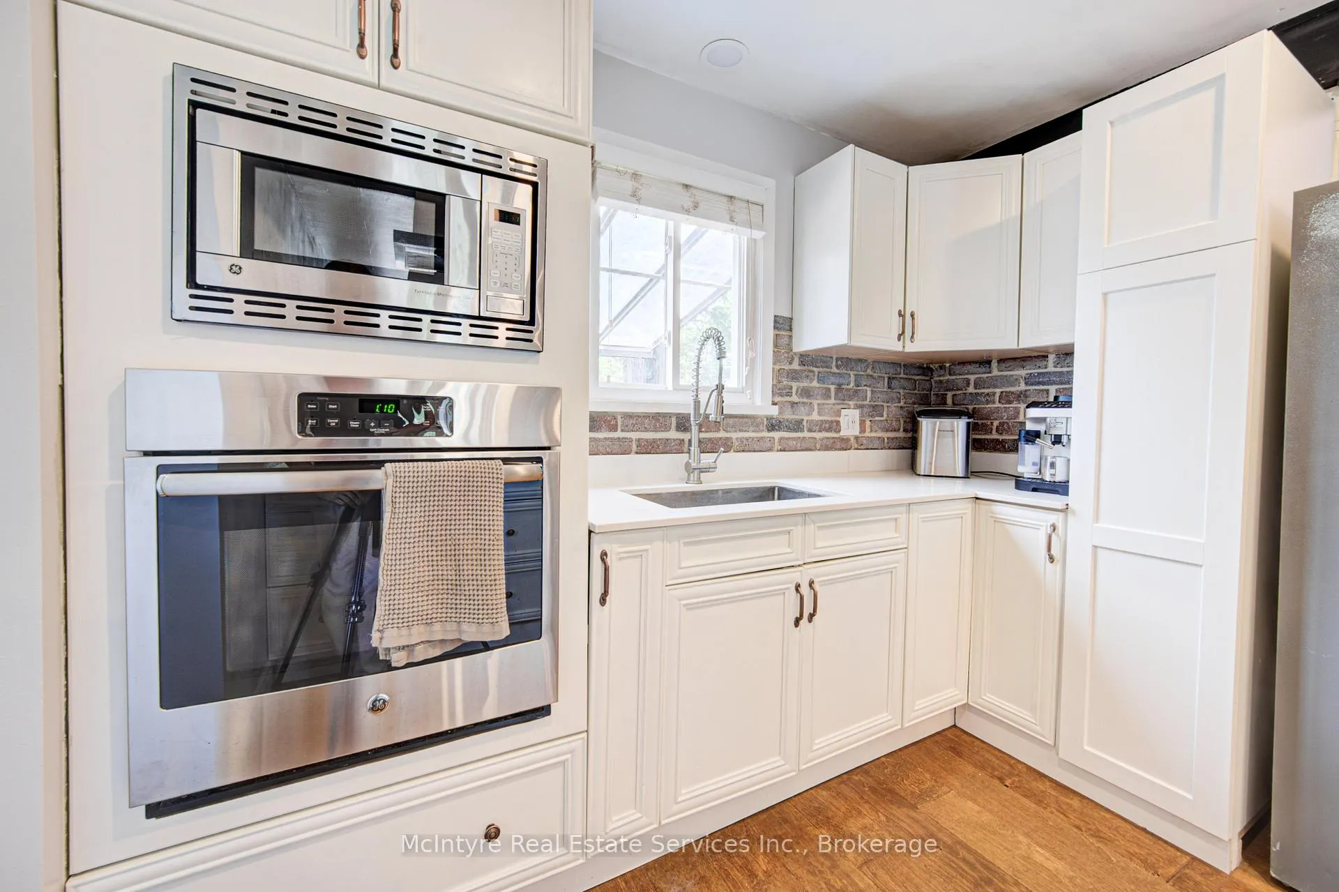 Photo 16 of 154 Grand Avenue S, Cambridge, St. Andrews Estates — HOMEH