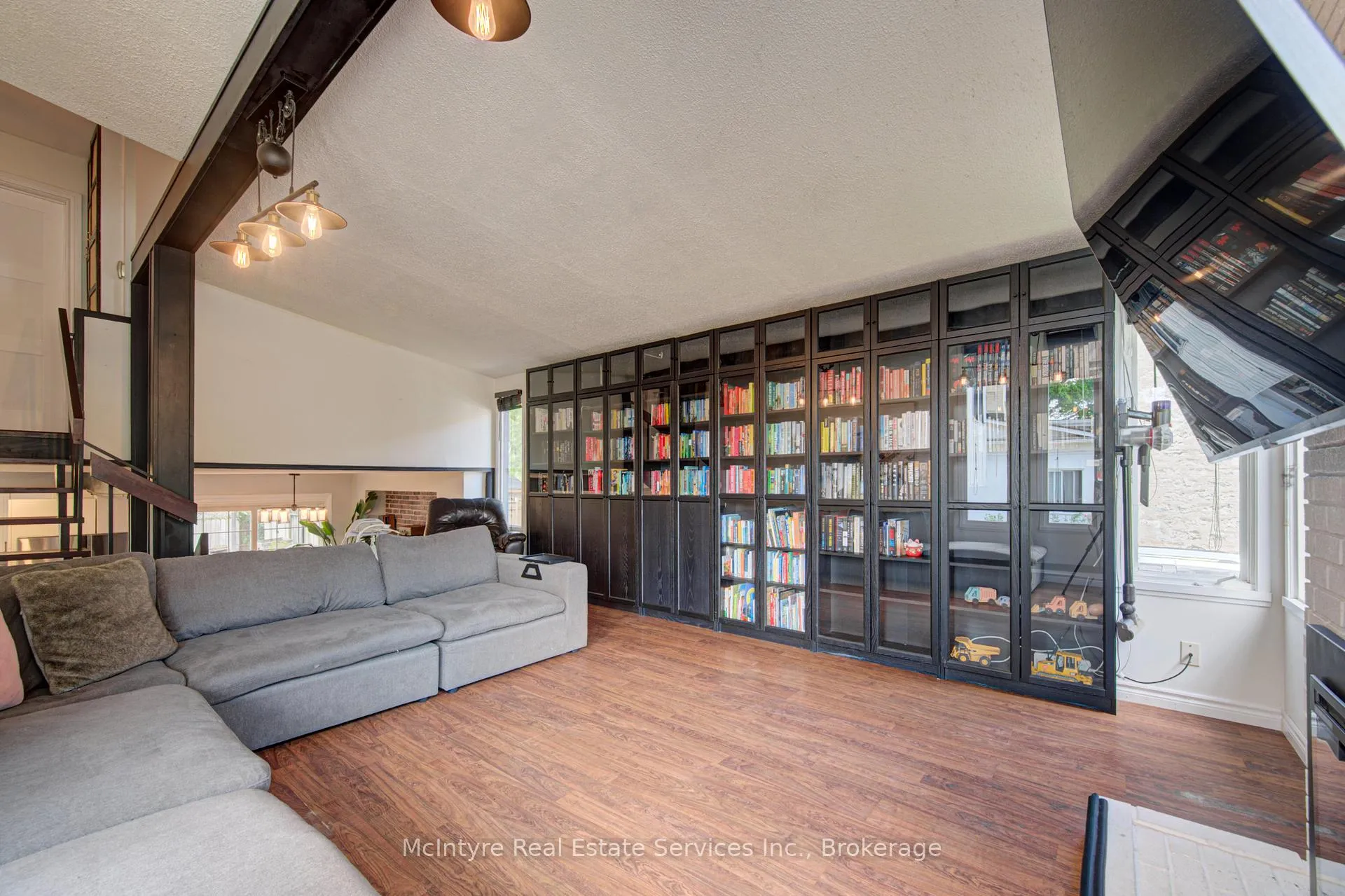 Photo 30 of 154 Grand Avenue S, Cambridge, St. Andrews Estates — HOMEH