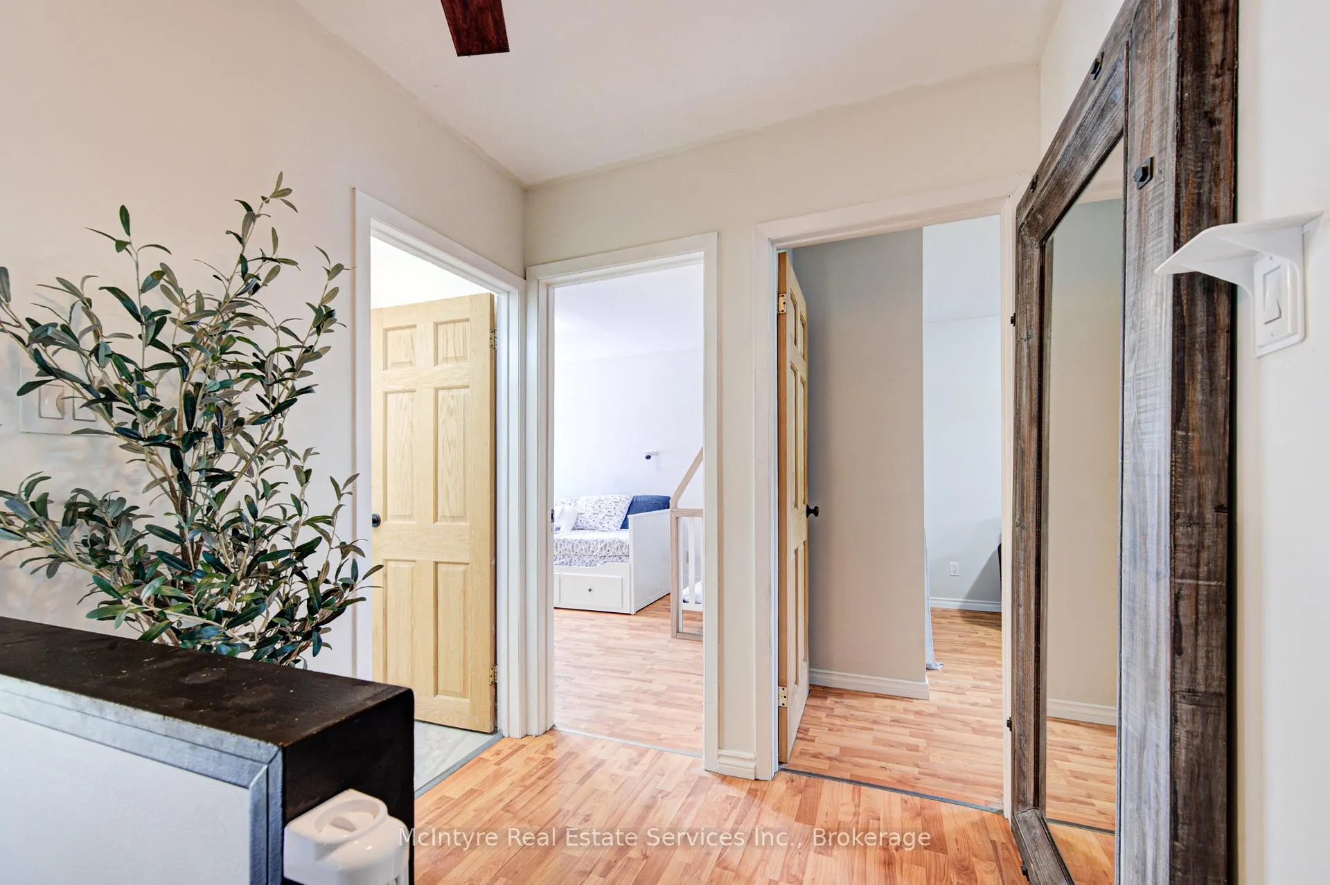 Photo 33 of 154 Grand Avenue S, Cambridge, St. Andrews Estates — HOMEH