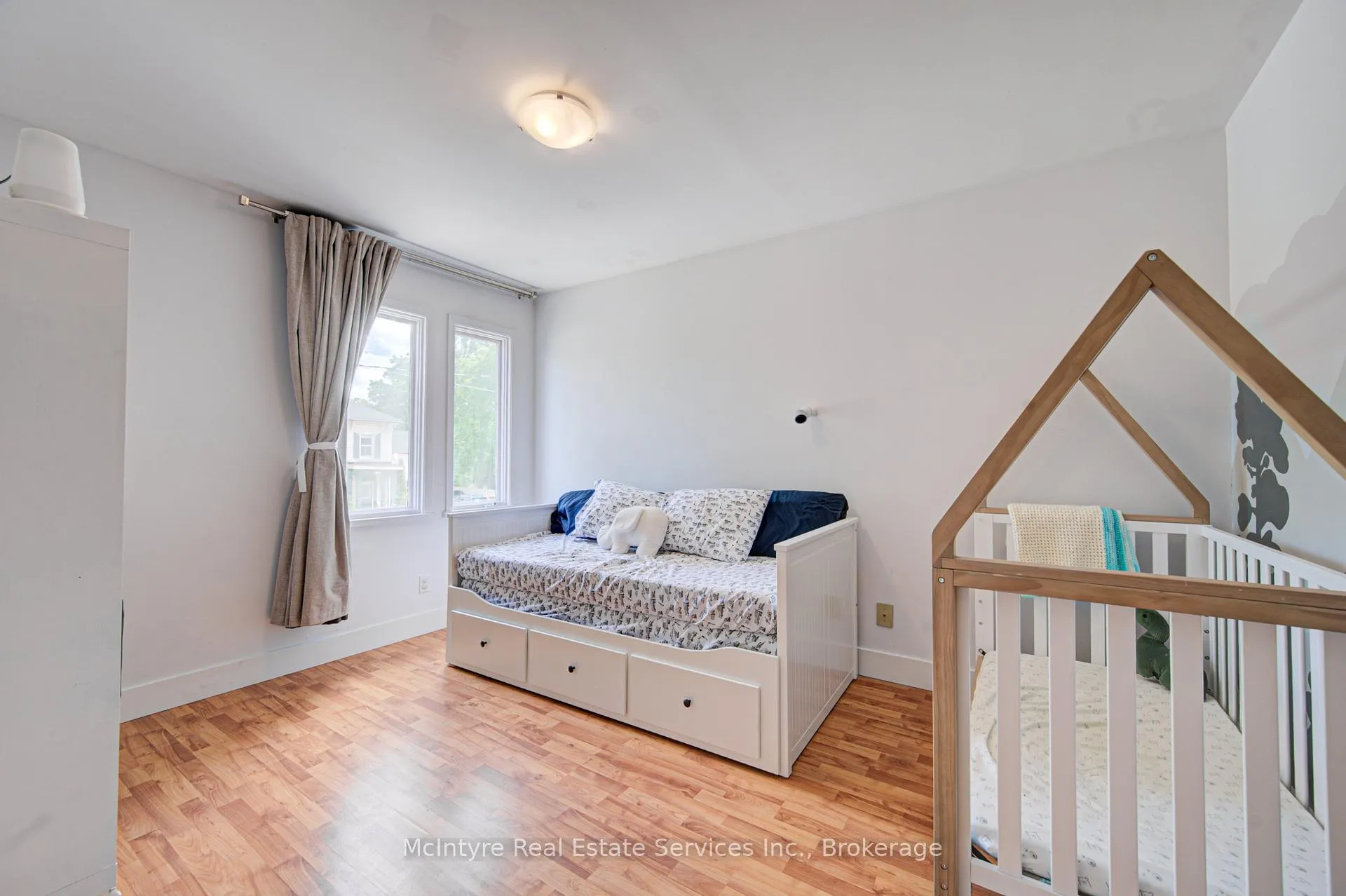 Photo 37 of 154 Grand Avenue S, Cambridge, St. Andrews Estates — HOMEH