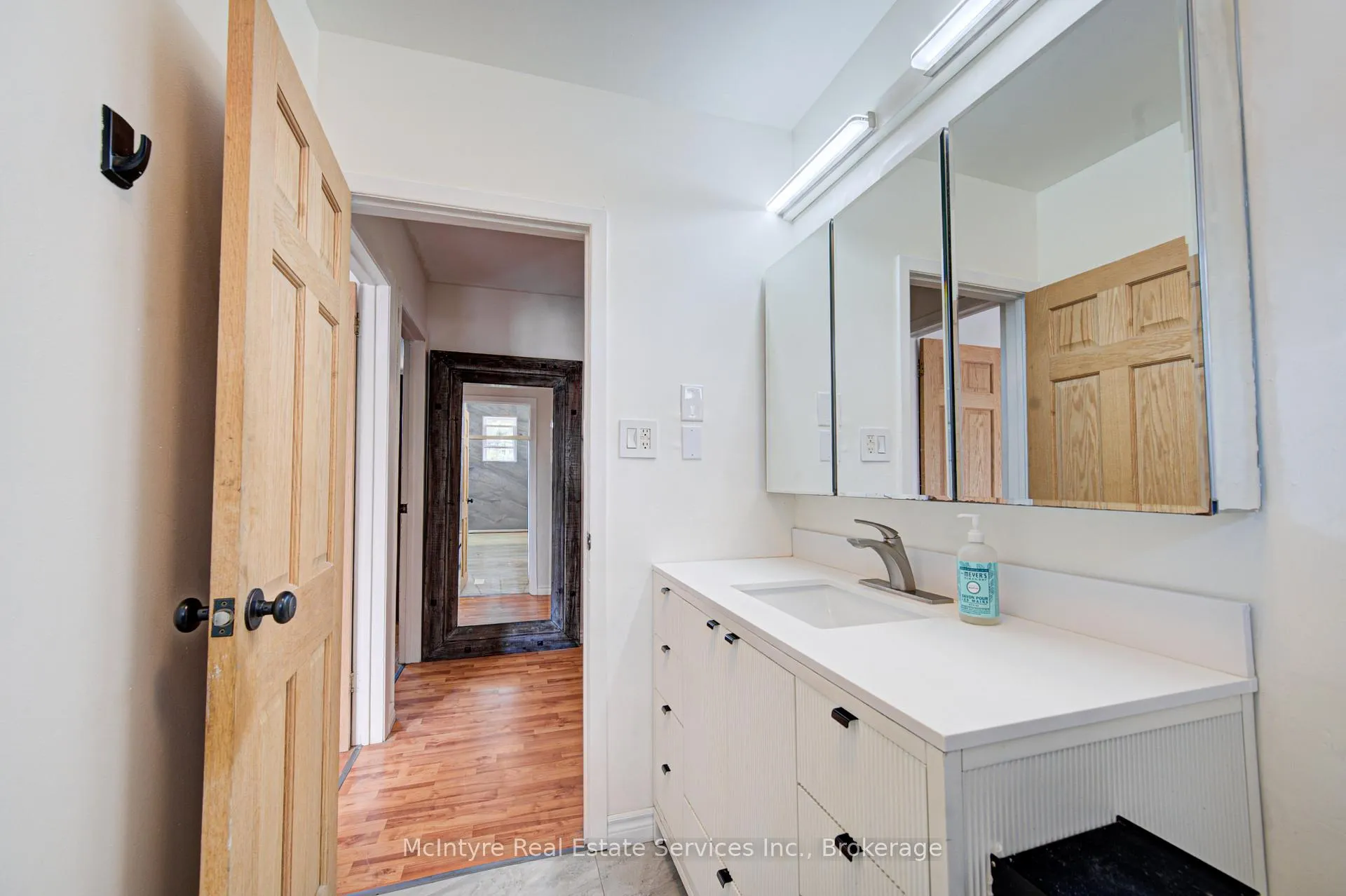 Photo 39 of 154 Grand Avenue S, Cambridge, St. Andrews Estates — HOMEH