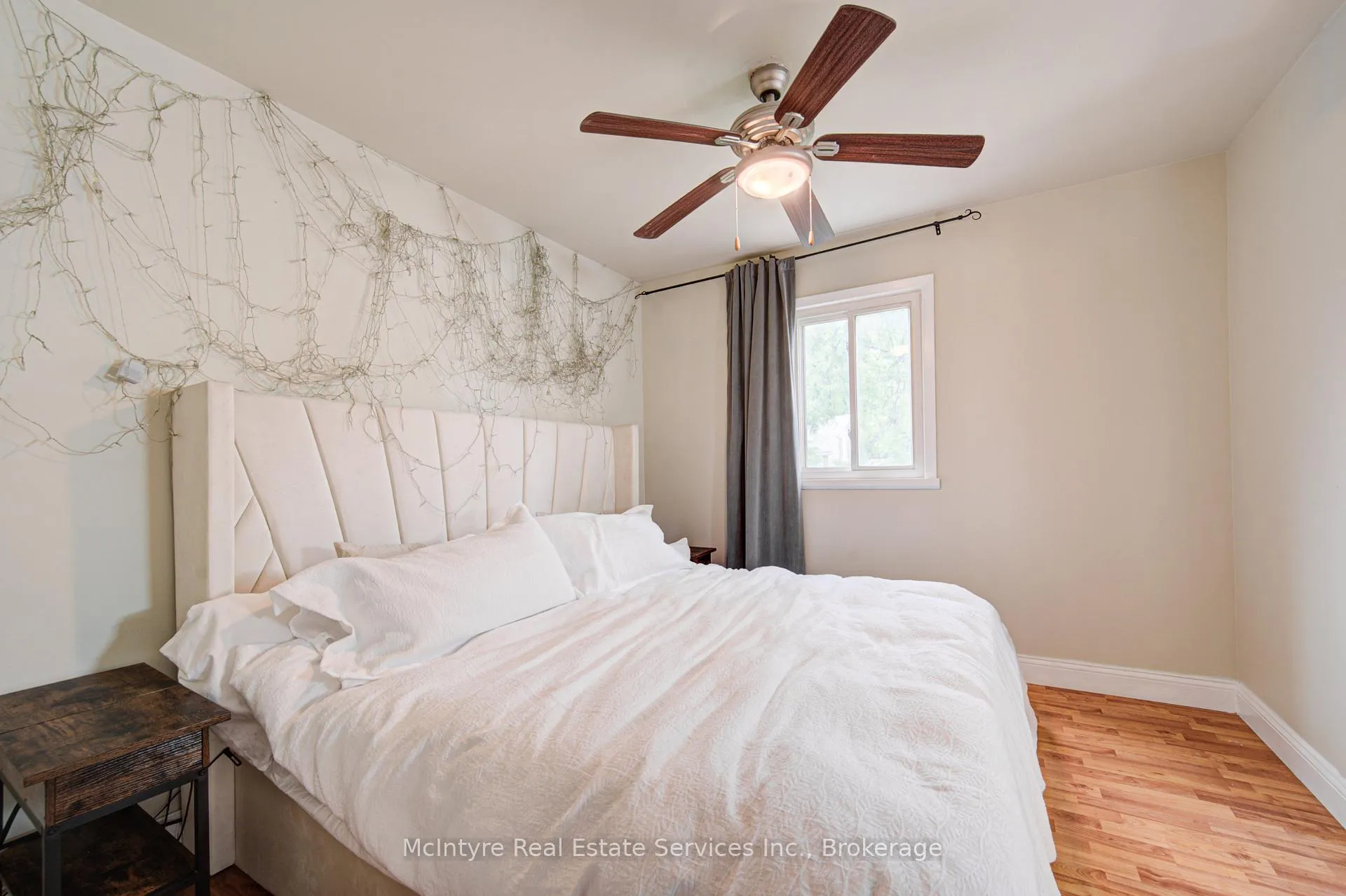 Photo 40 of 154 Grand Avenue S, Cambridge, St. Andrews Estates — HOMEH