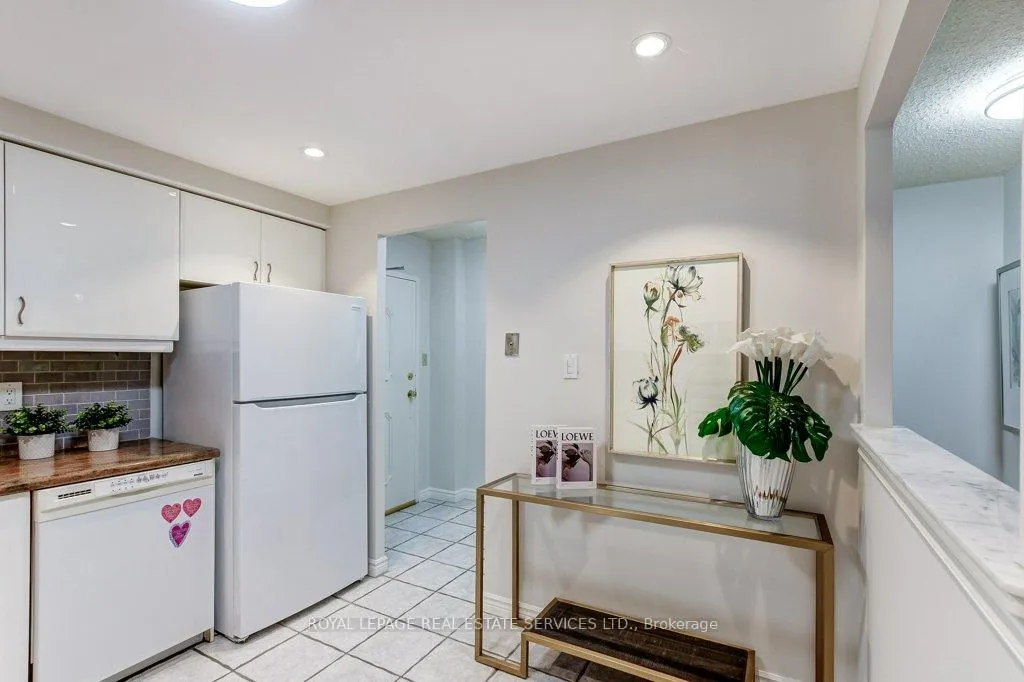 Photo 15 of Unit 301, 2121 Lakeshore Road, Burlington, Brant — HOMEH
