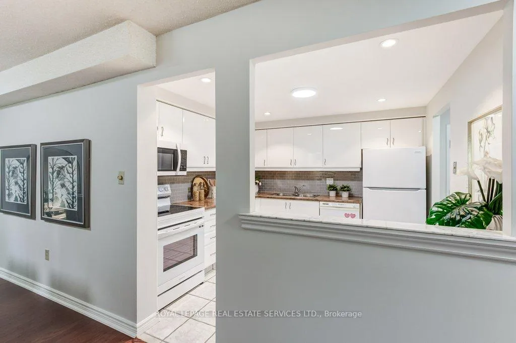Photo 17 of Unit 301, 2121 Lakeshore Road, Burlington, Brant — HOMEH