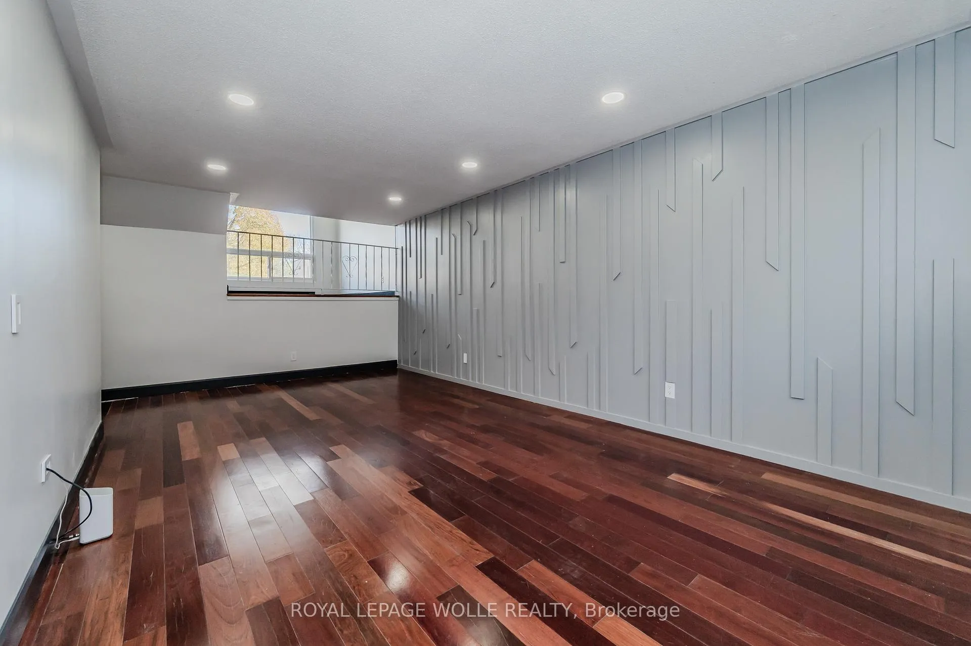 Photo 4 of 550 Parkview Crescent, Cambridge, Preston North — HOMEH
