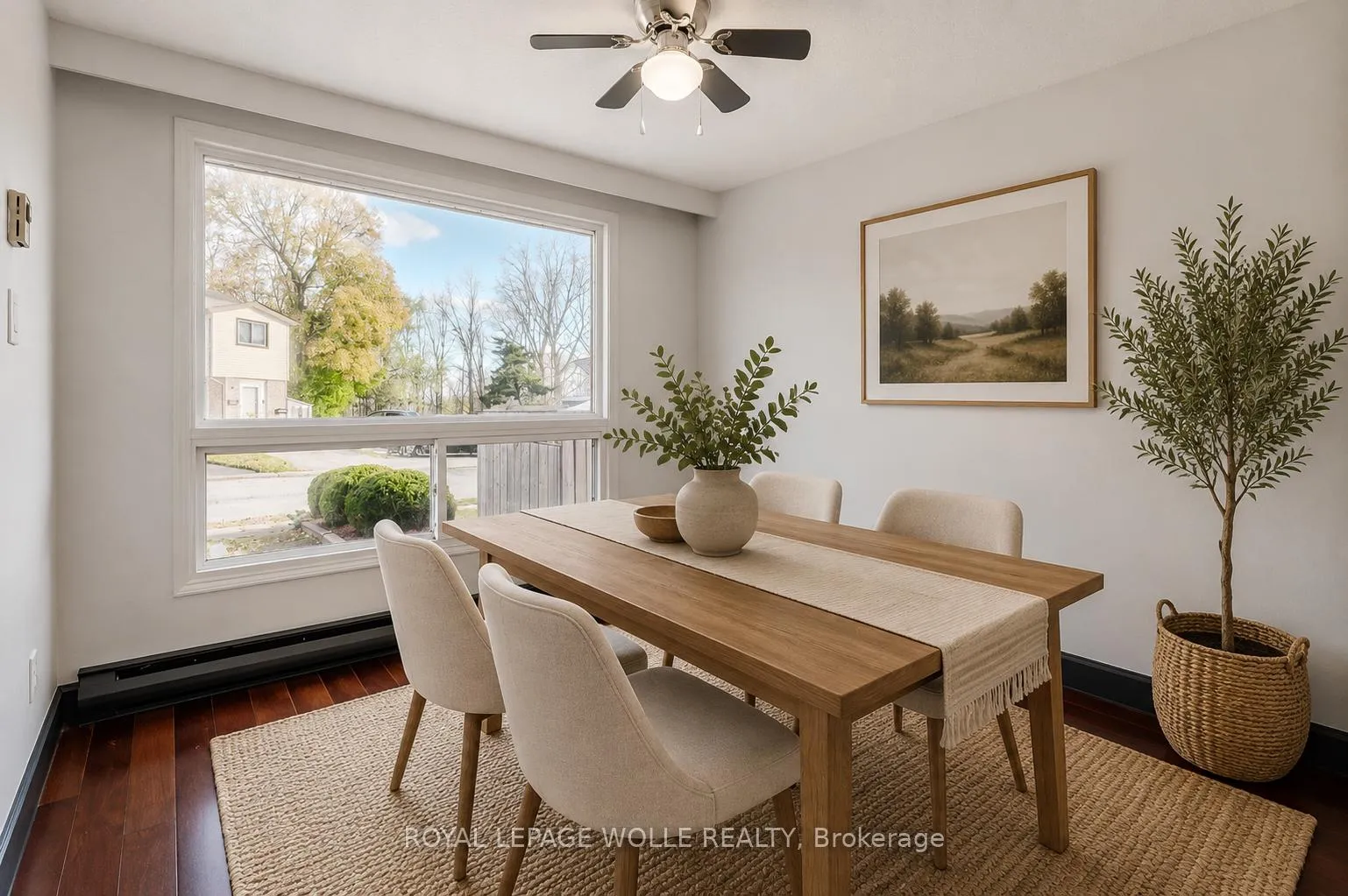 Photo 5 of 550 Parkview Crescent, Cambridge, Preston North — HOMEH