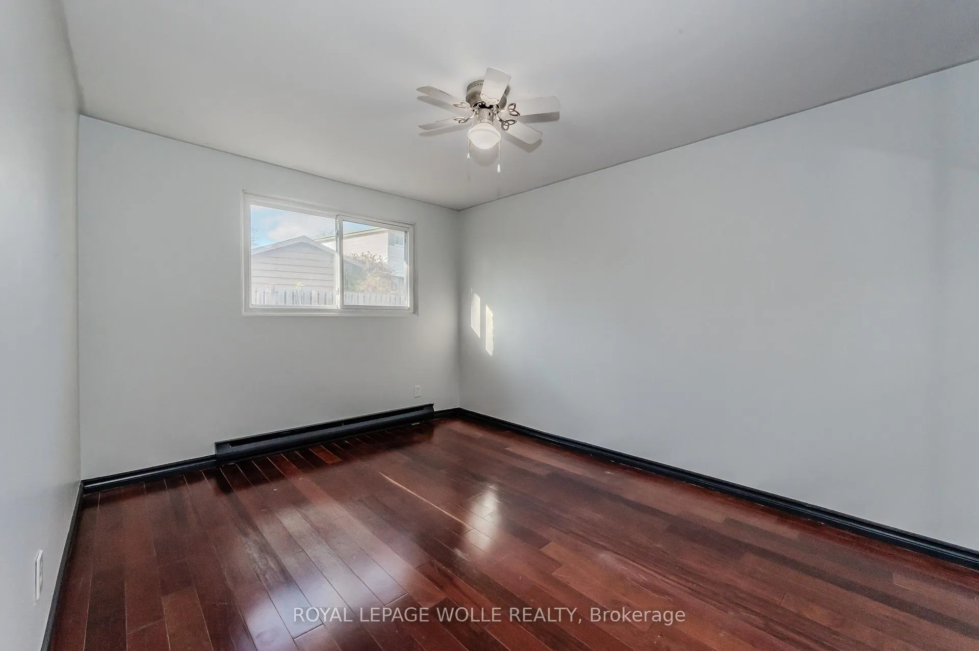 Photo 12 of 550 Parkview Crescent, Cambridge, Preston North — HOMEH