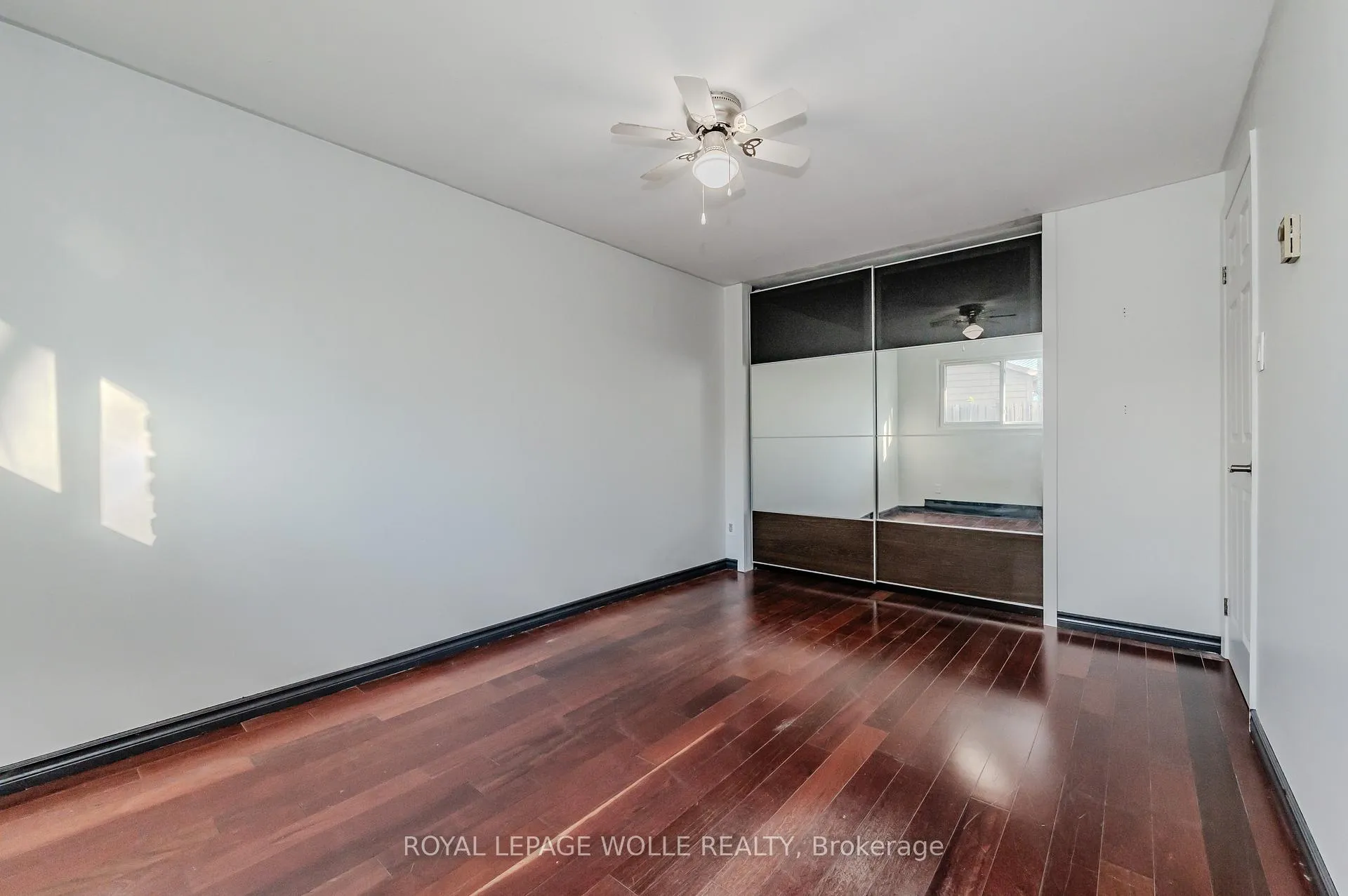Photo 13 of 550 Parkview Crescent, Cambridge, Preston North — HOMEH