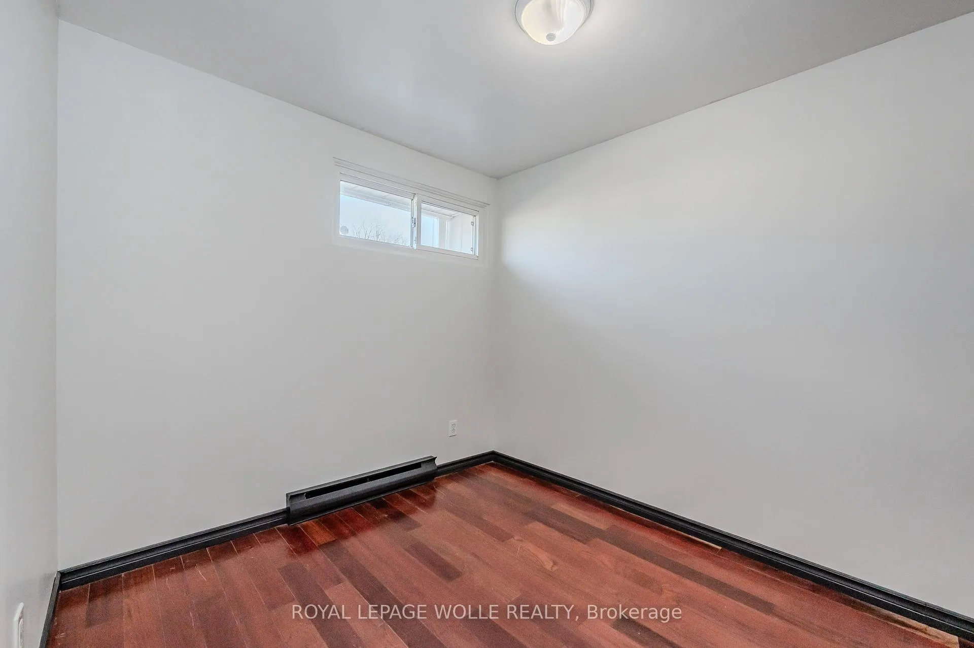 Photo 15 of 550 Parkview Crescent, Cambridge, Preston North — HOMEH
