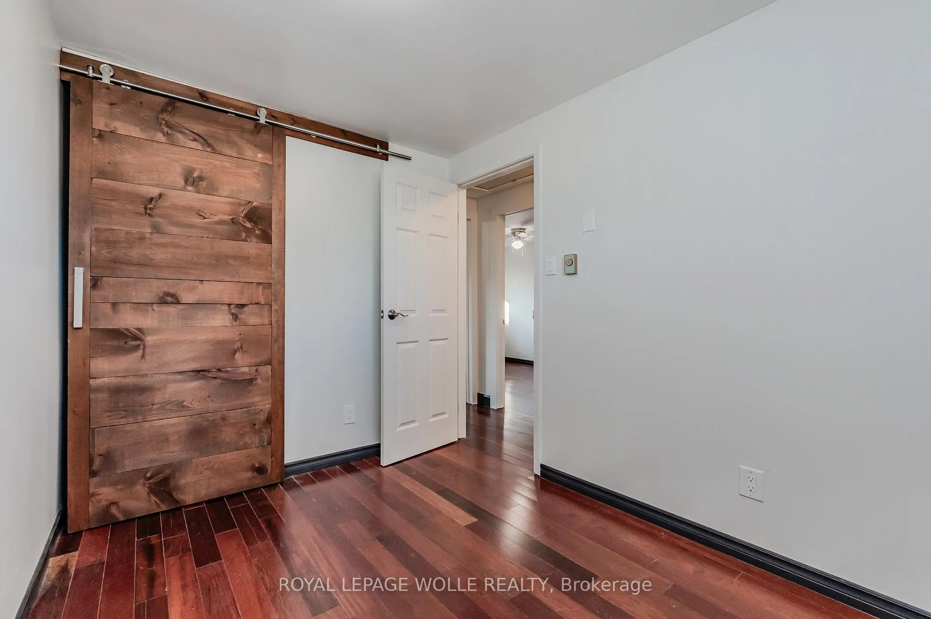 Photo 16 of 550 Parkview Crescent, Cambridge, Preston North — HOMEH