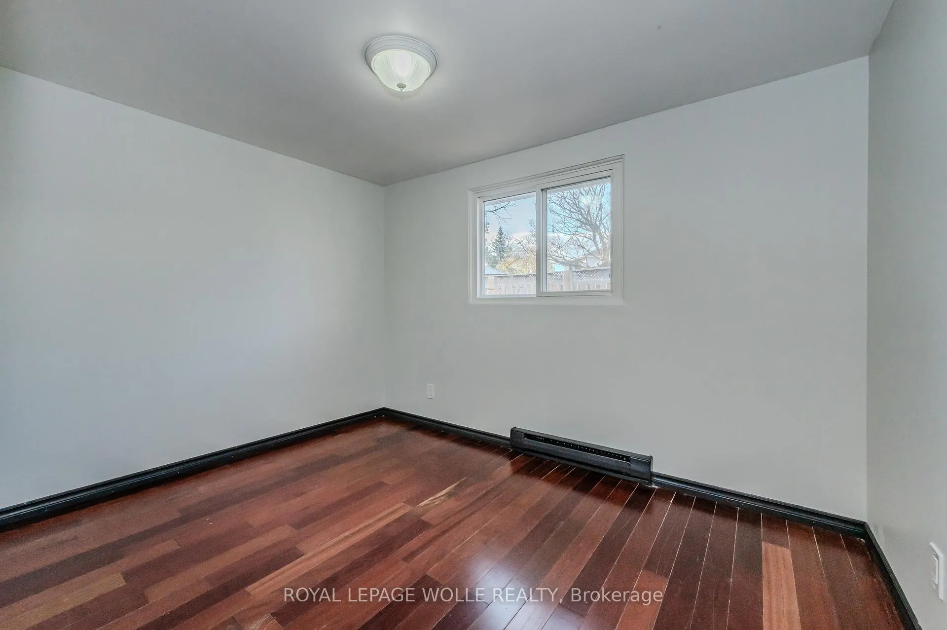 Photo 18 of 550 Parkview Crescent, Cambridge, Preston North — HOMEH