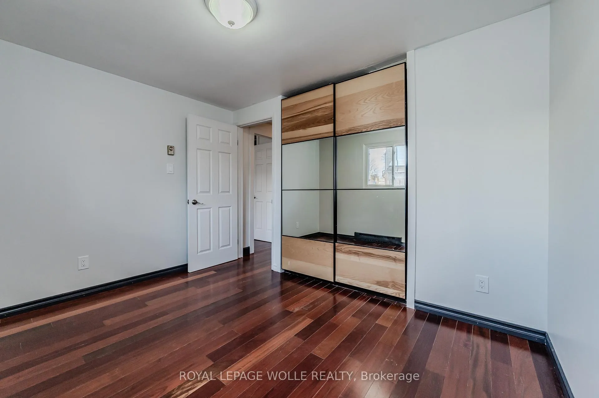 Photo 19 of 550 Parkview Crescent, Cambridge, Preston North — HOMEH