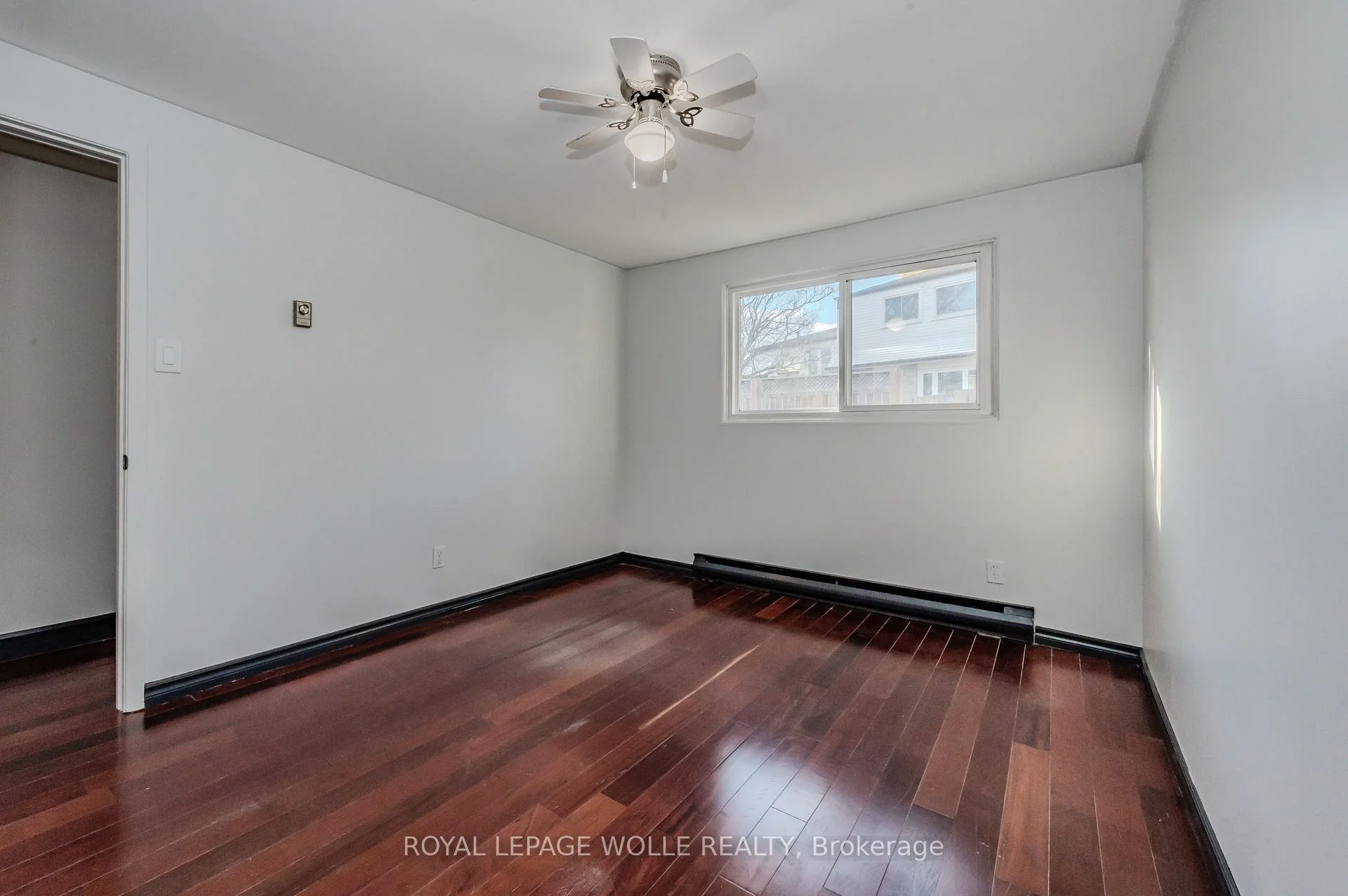 Photo 23 of 550 Parkview Crescent, Cambridge, Preston North — HOMEH