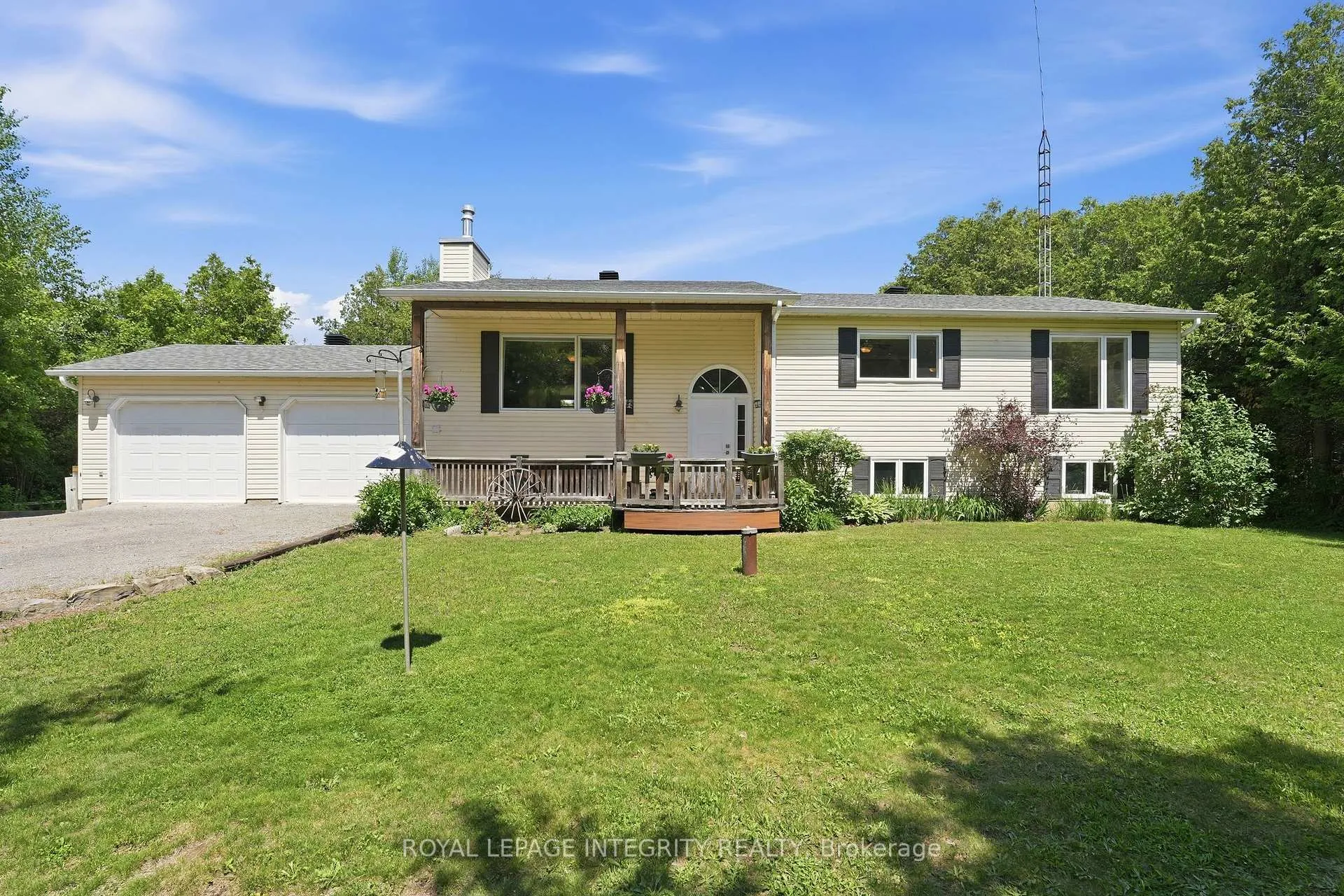 Photo 1 of 215 Davis Road, North Grenville, North Grenville Twp (Kemptville South) — HOMEH