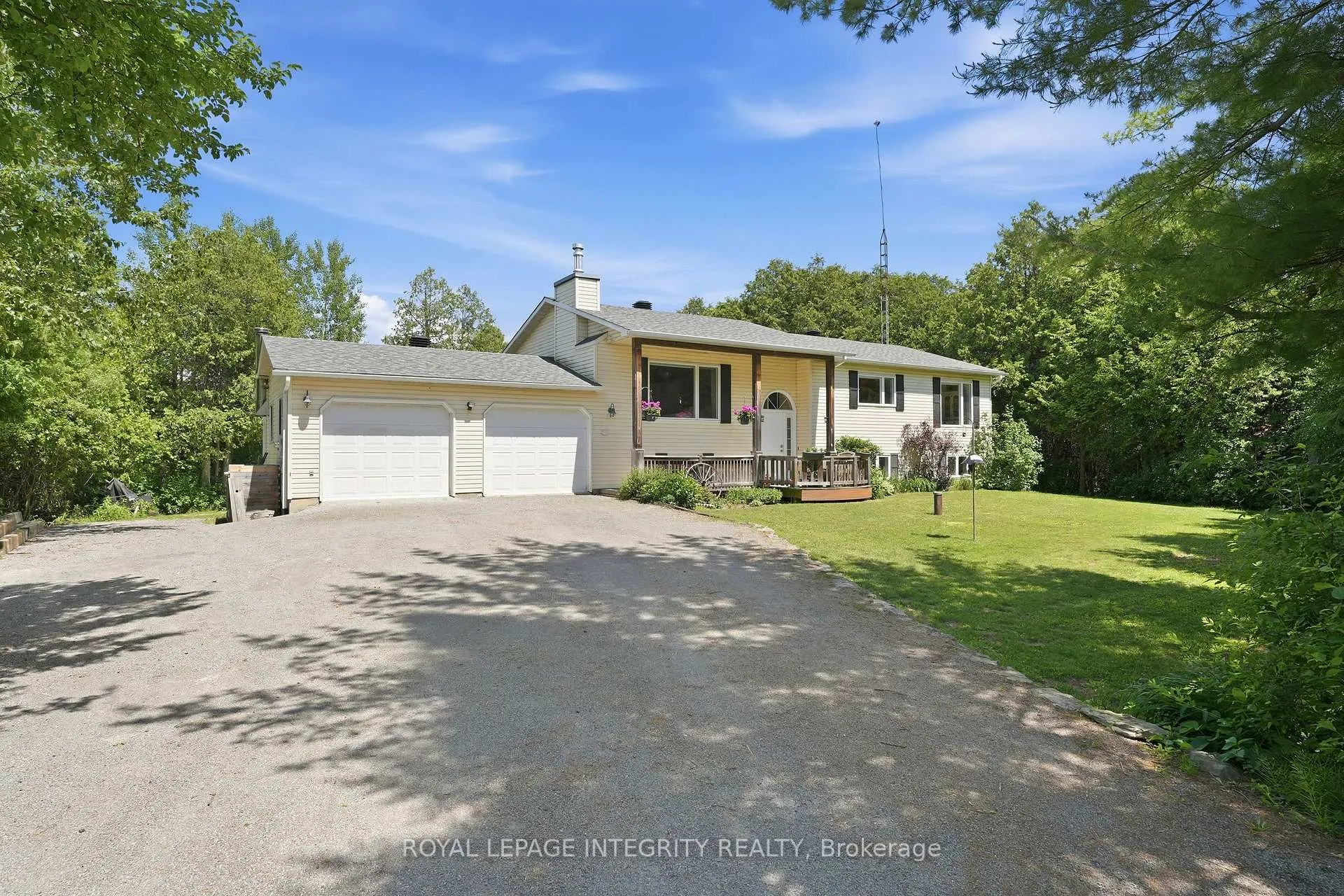 Photo 2 of 215 Davis Road, North Grenville, North Grenville Twp (Kemptville South) — HOMEH