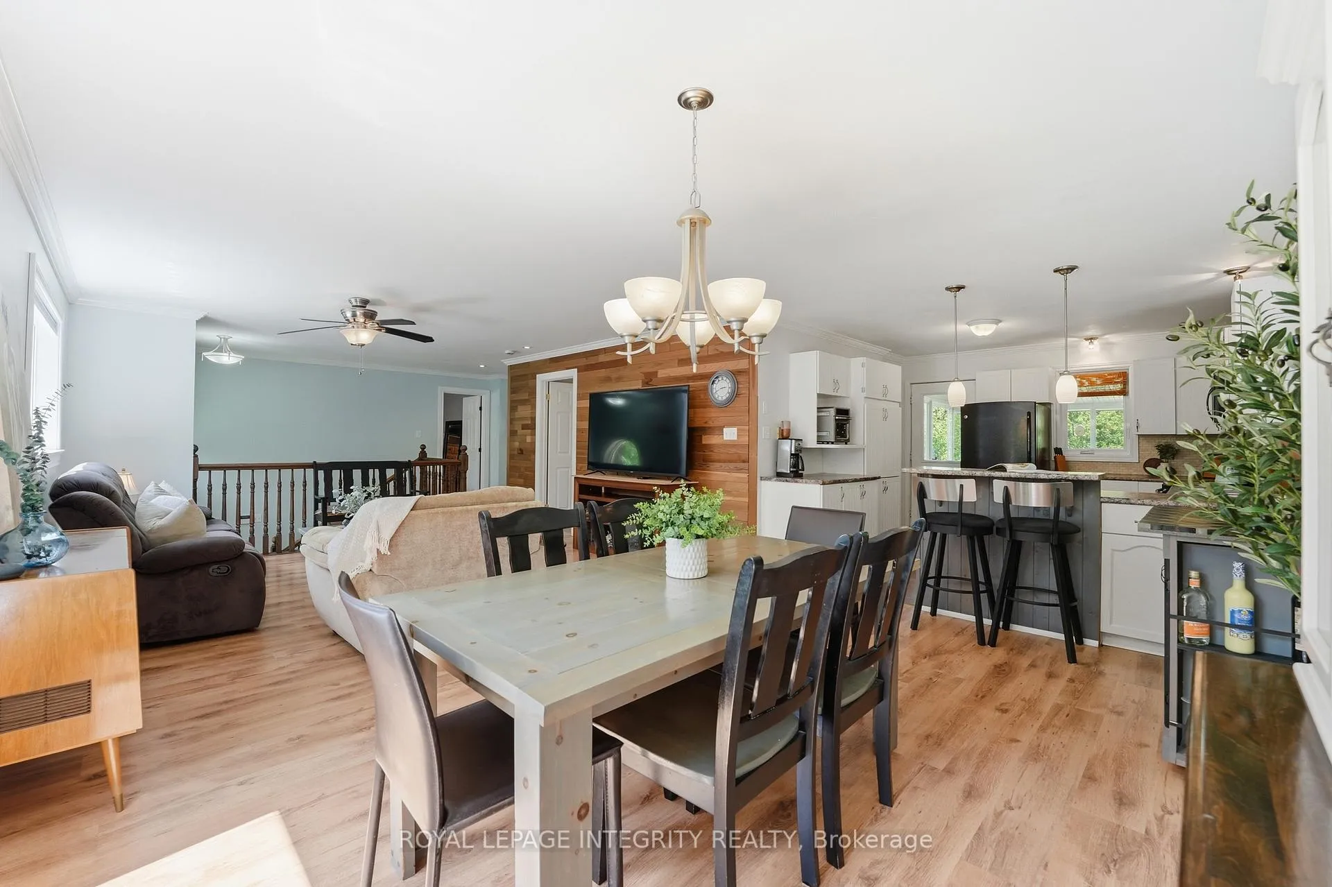 Photo 8 of 215 Davis Road, North Grenville, North Grenville Twp (Kemptville South) — HOMEH