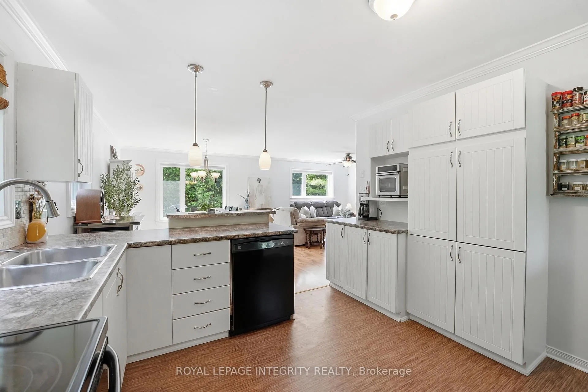 Photo 10 of 215 Davis Road, North Grenville, North Grenville Twp (Kemptville South) — HOMEH