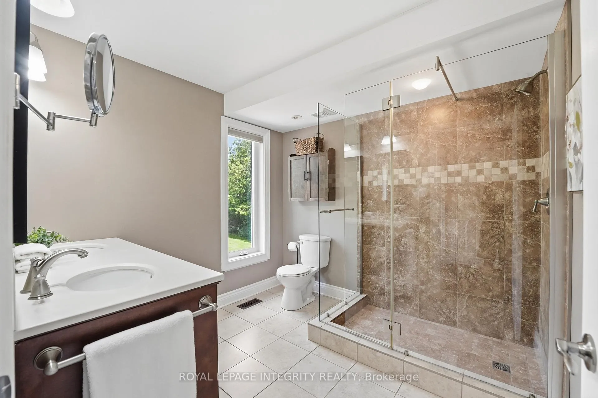 Photo 16 of 215 Davis Road, North Grenville, North Grenville Twp (Kemptville South) — HOMEH