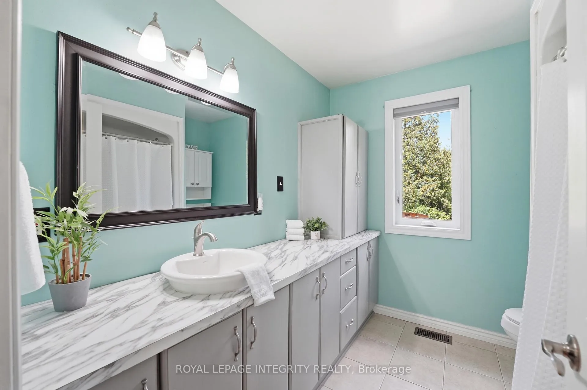 Photo 19 of 215 Davis Road, North Grenville, North Grenville Twp (Kemptville South) — HOMEH