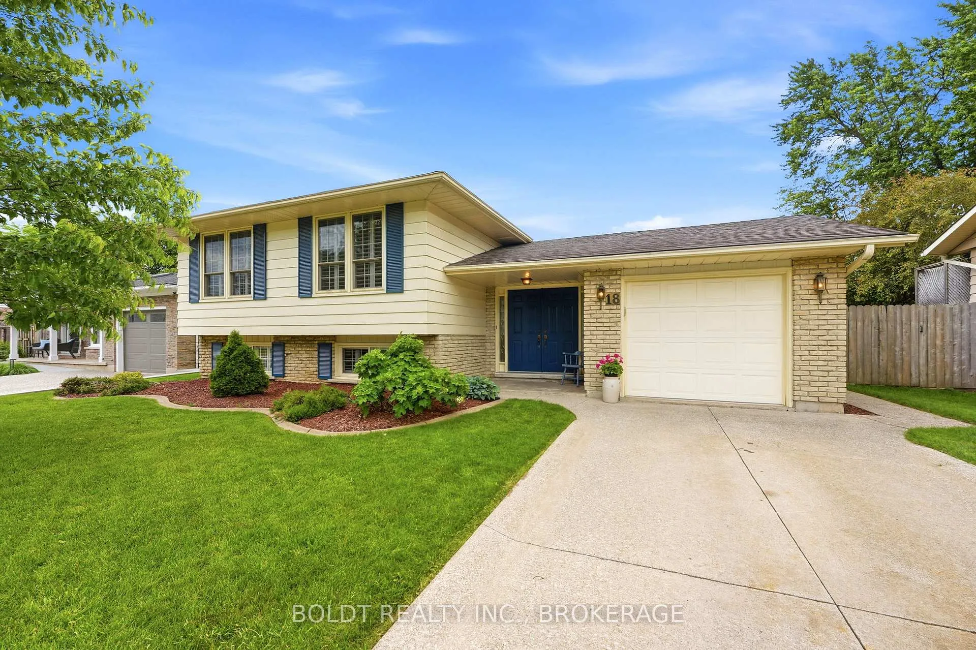 Front of 18 Linhaven Court