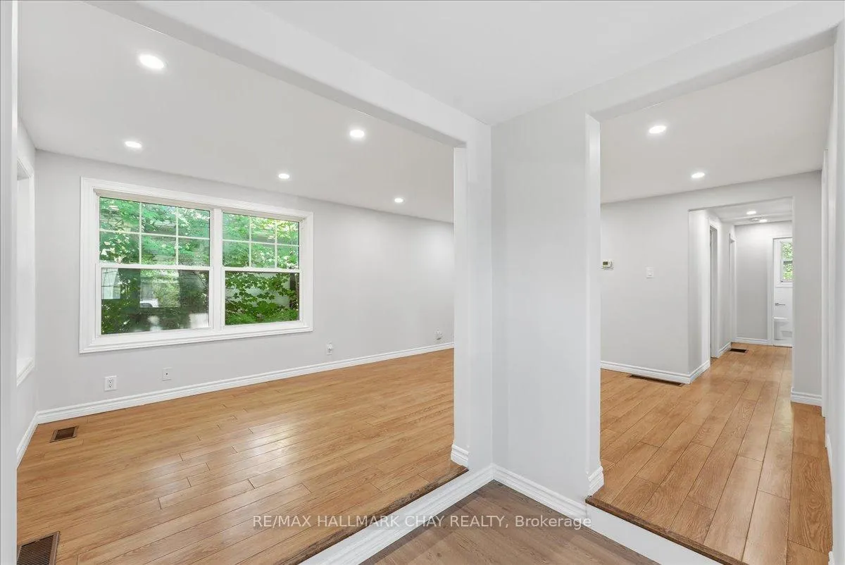 Photo 5 of 2022 St. Johns Road, Innisfil, Alcona — HOMEH