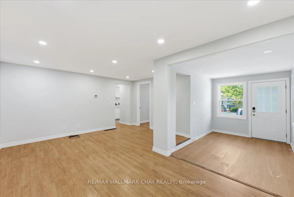 Photo 6 of 2022 St. Johns Road, Innisfil, Alcona — HOMEH