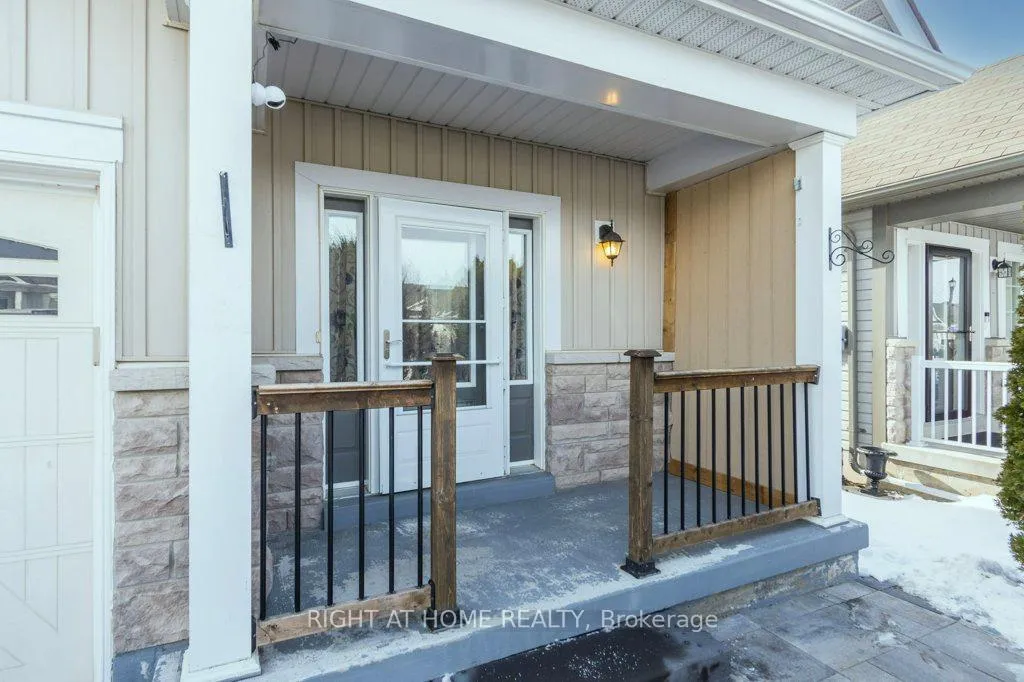 Photo 2 of 833 Leslie Street, Cobourg — HOMEH