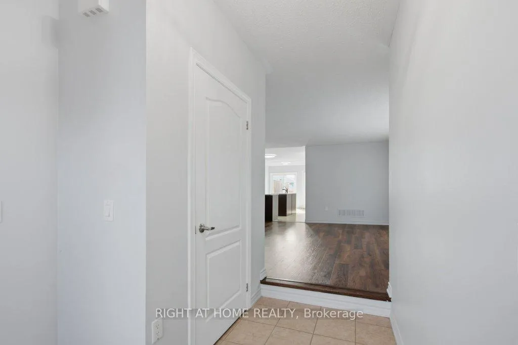 Photo 4 of 833 Leslie Street, Cobourg — HOMEH