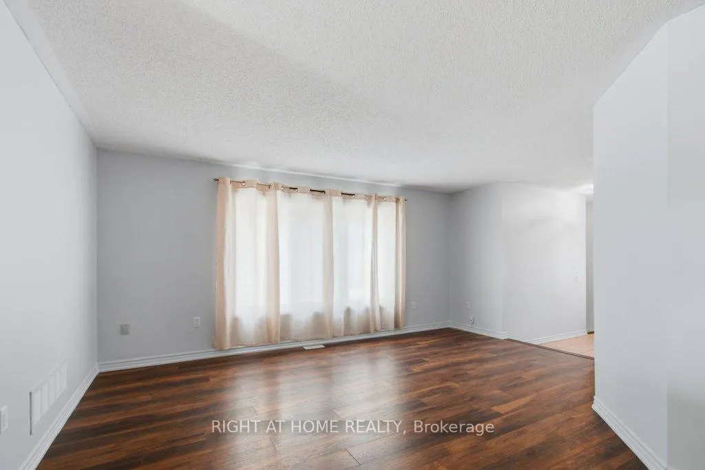 Photo 7 of 833 Leslie Street, Cobourg — HOMEH