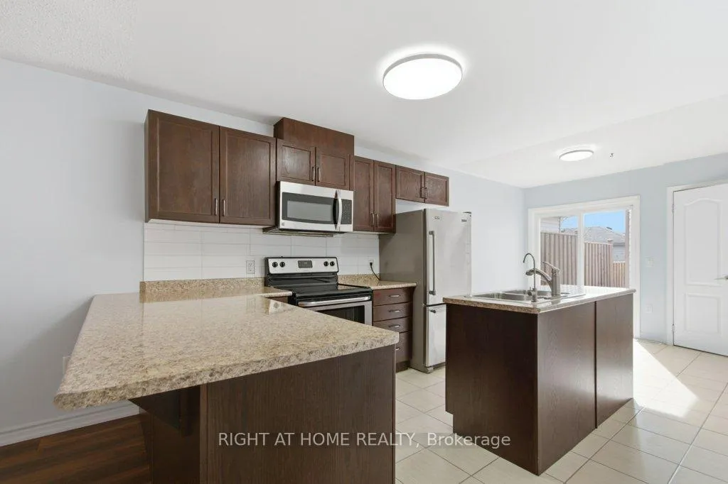 Photo 10 of 833 Leslie Street, Cobourg — HOMEH