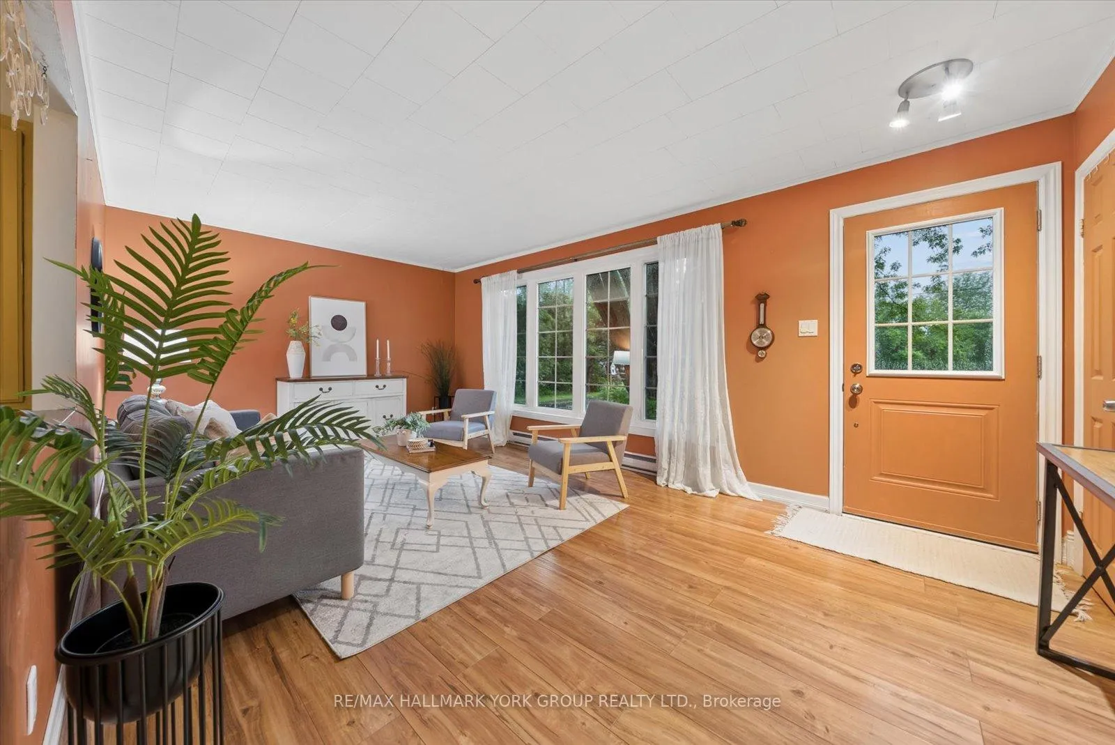 Photo 6 of 47 Sunnidale Boulevard, Georgina, Sutton & Jackson's Point — HOMEH