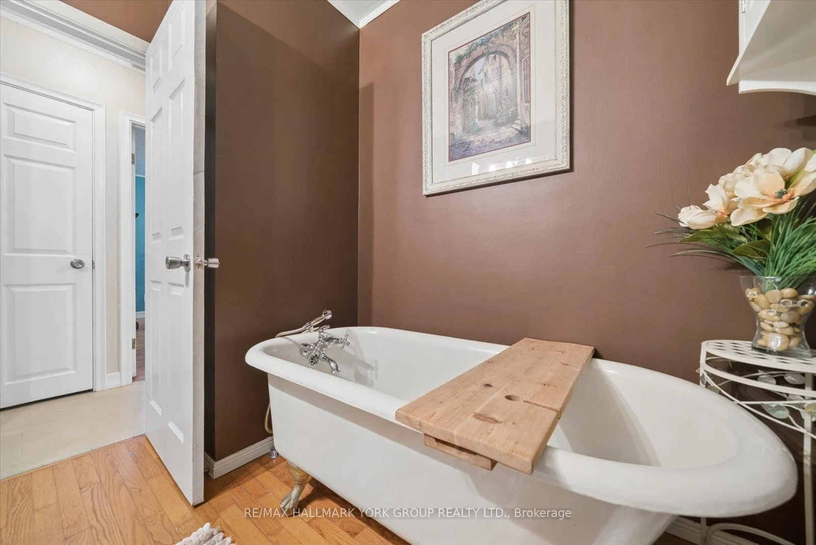 Photo 20 of 47 Sunnidale Boulevard, Georgina, Sutton & Jackson's Point — HOMEH