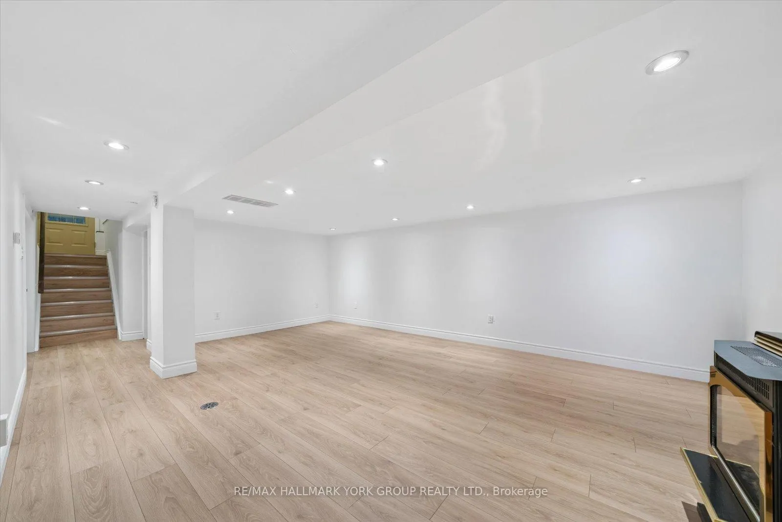 Photo 27 of 47 Sunnidale Boulevard, Georgina, Sutton & Jackson's Point — HOMEH