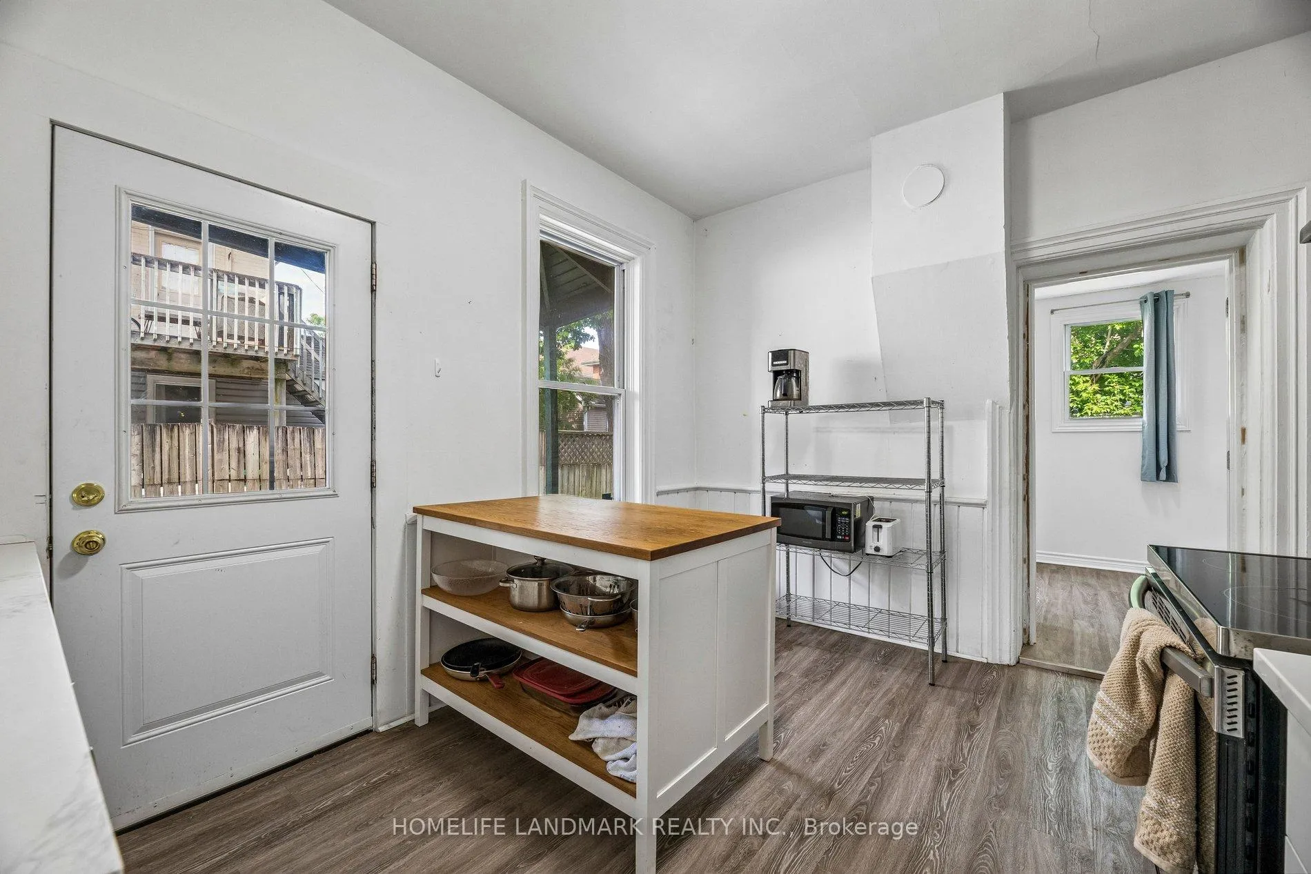 Photo 8 of 737 Water Street, Peterborough, Northcrest Ward 5 — HOMEH