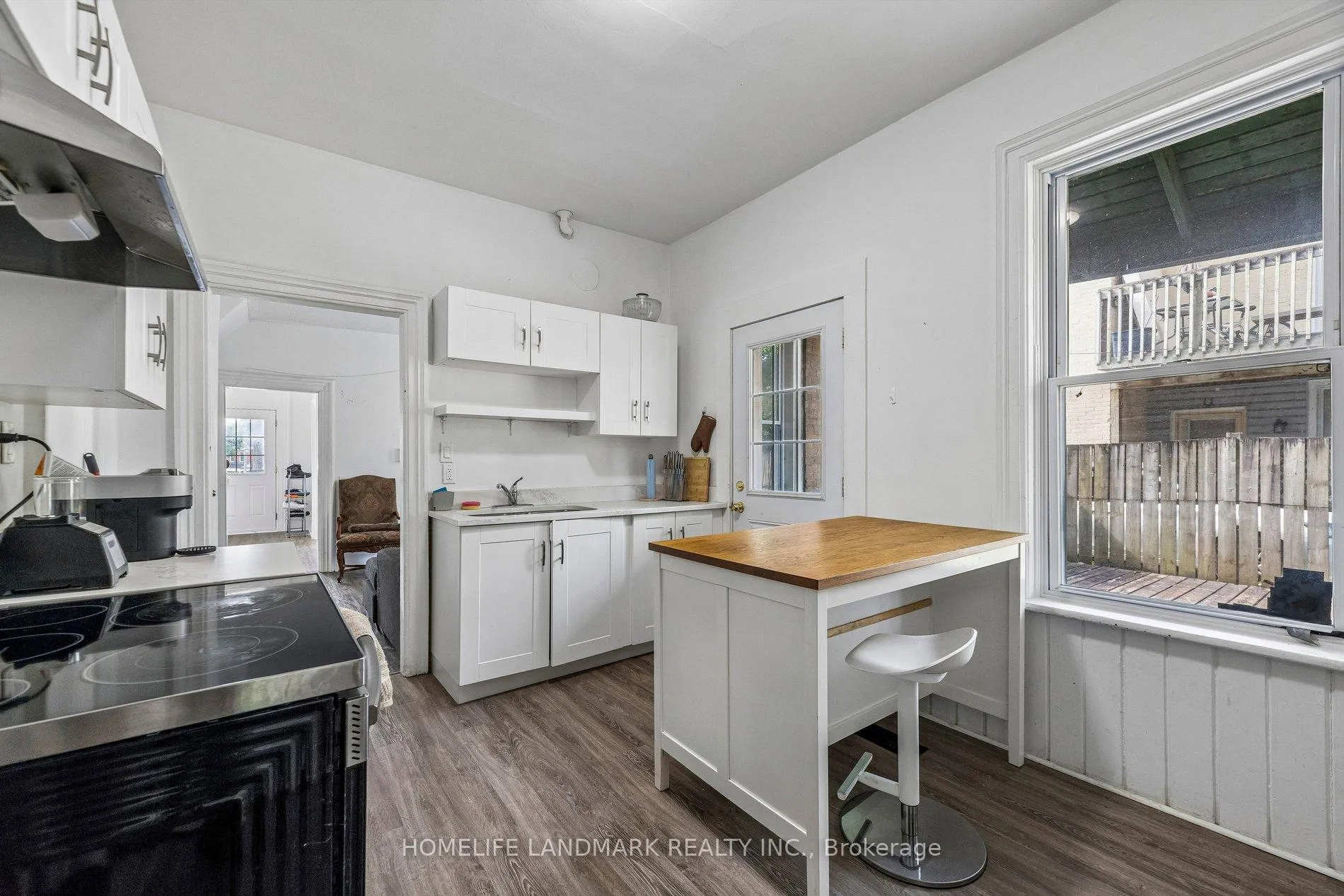 Photo 9 of 737 Water Street, Peterborough, Northcrest Ward 5 — HOMEH