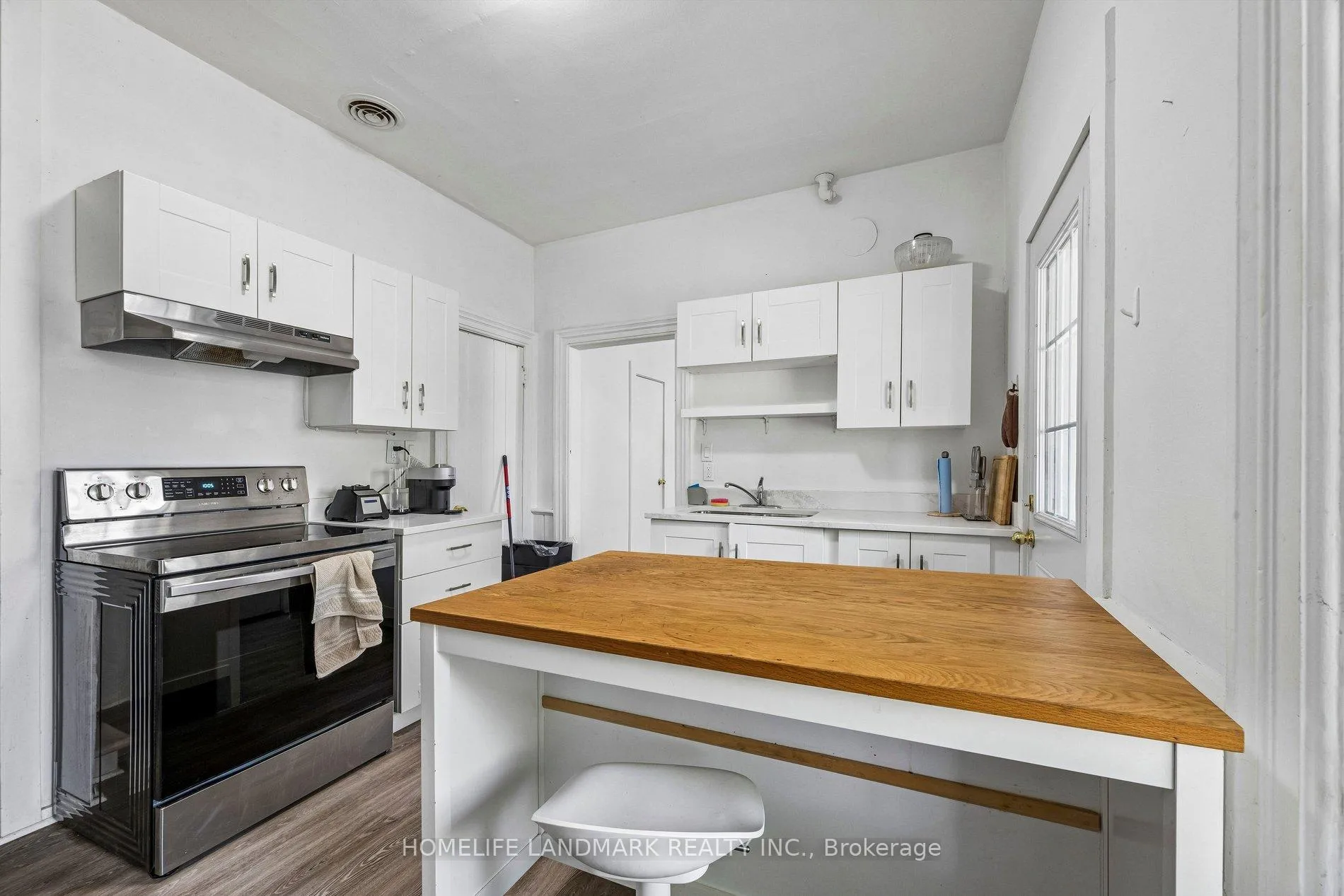Photo 10 of 737 Water Street, Peterborough, Northcrest Ward 5 — HOMEH